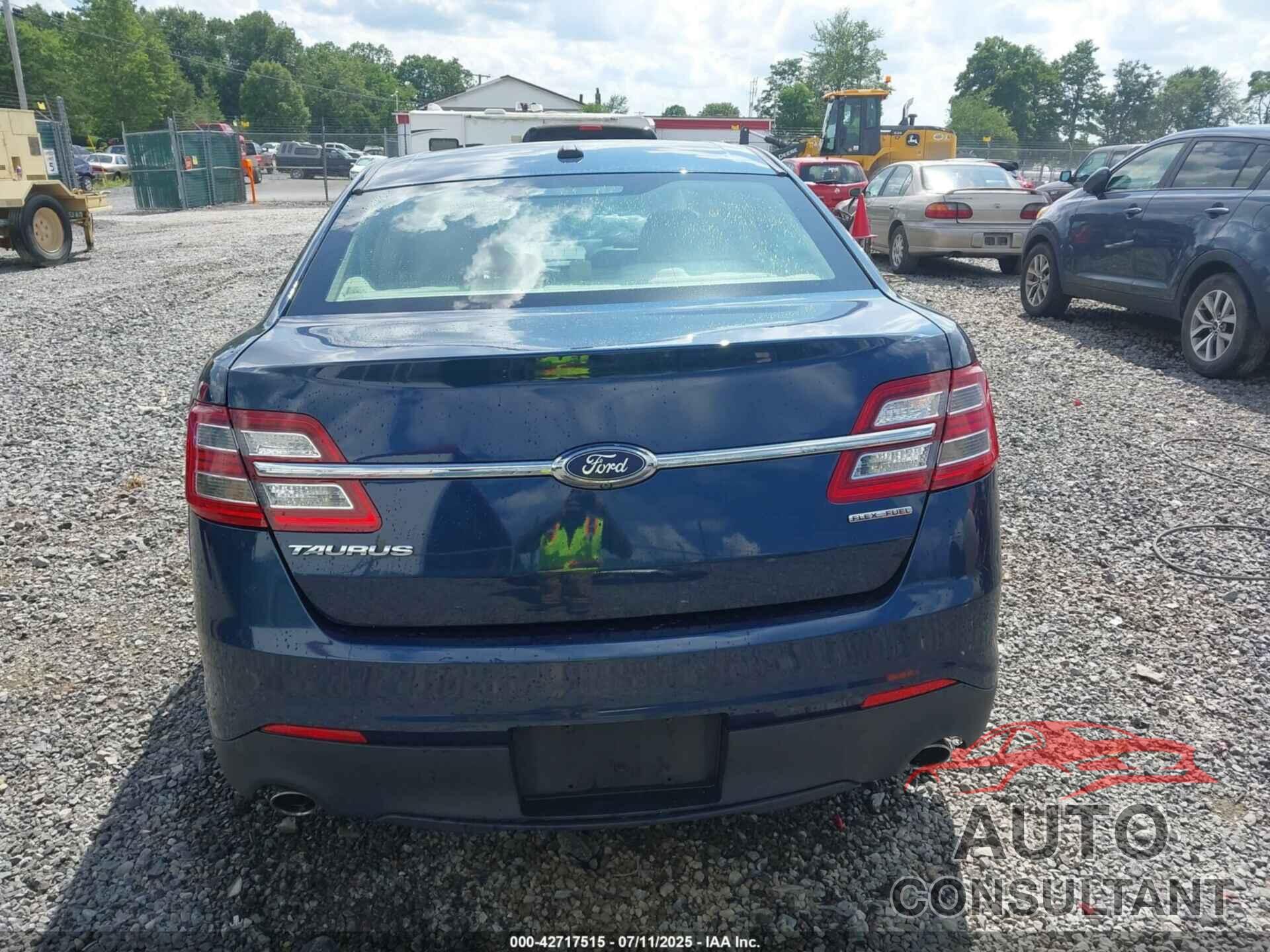 FORD TAURUS 2017 - 1FAHP2D82HG135001