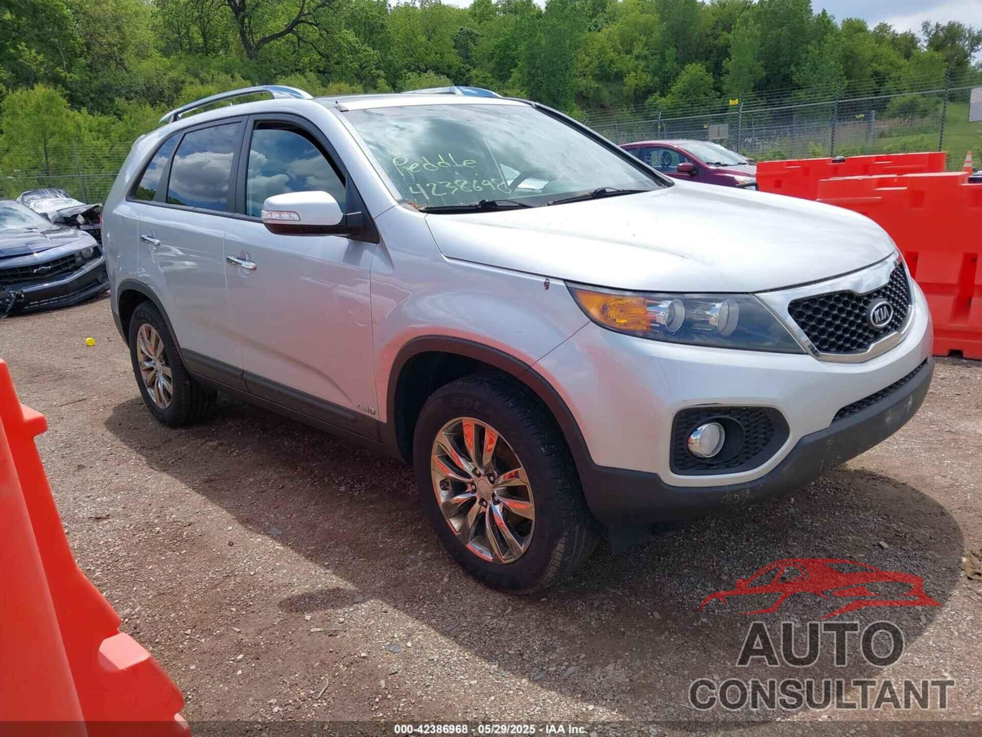 KIA SORENTO 2011 - 5XYKUDA27BG123912
