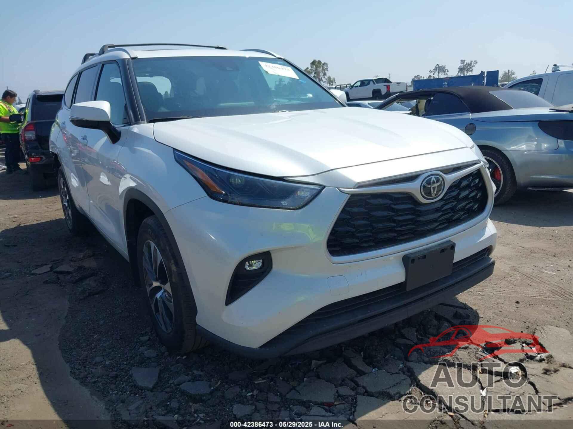 TOYOTA HIGHLANDER 2022 - 5TDHZRAH1NS560163