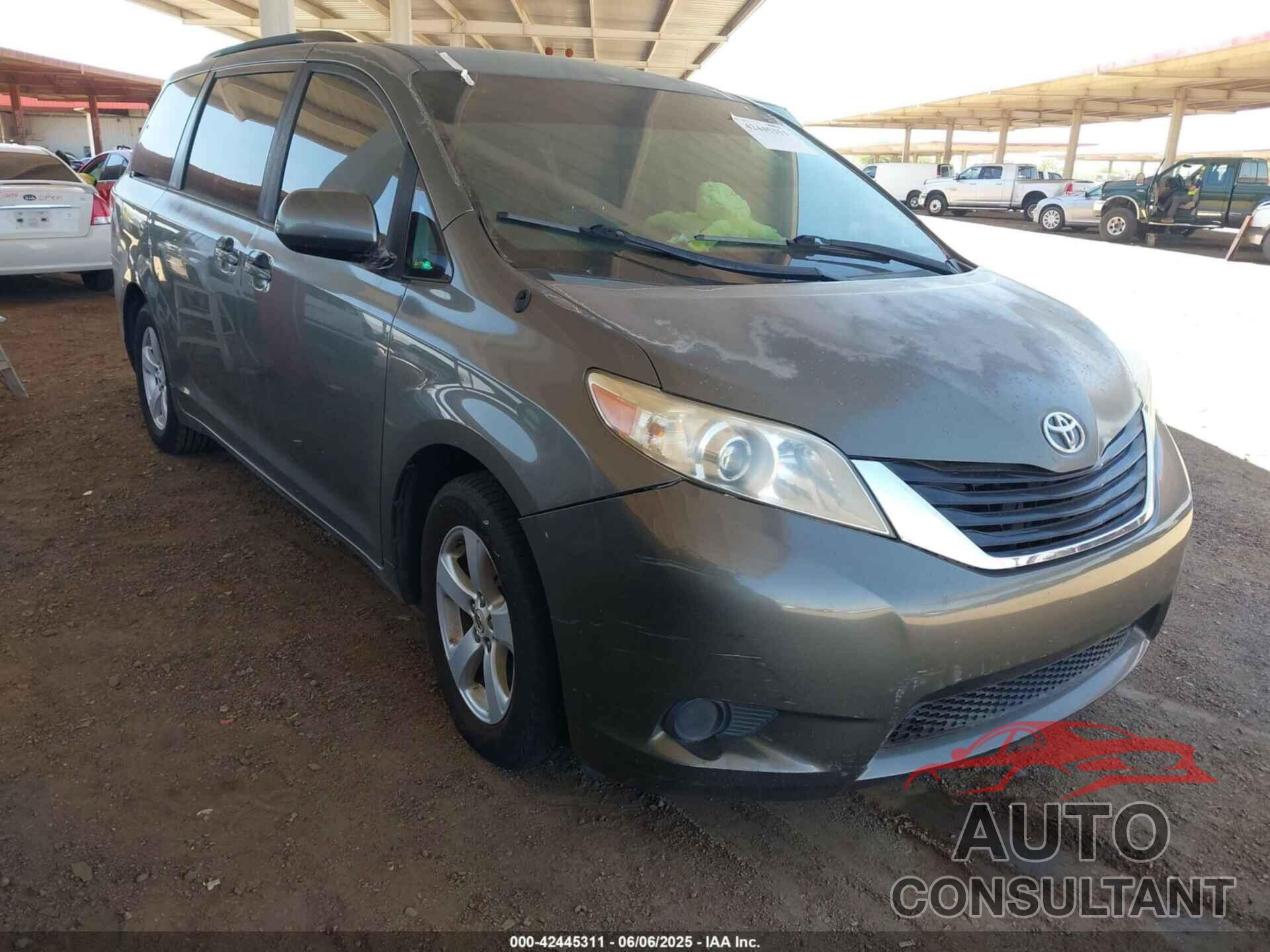 TOYOTA SIENNA 2011 - 5TDKK3DC5BS006031