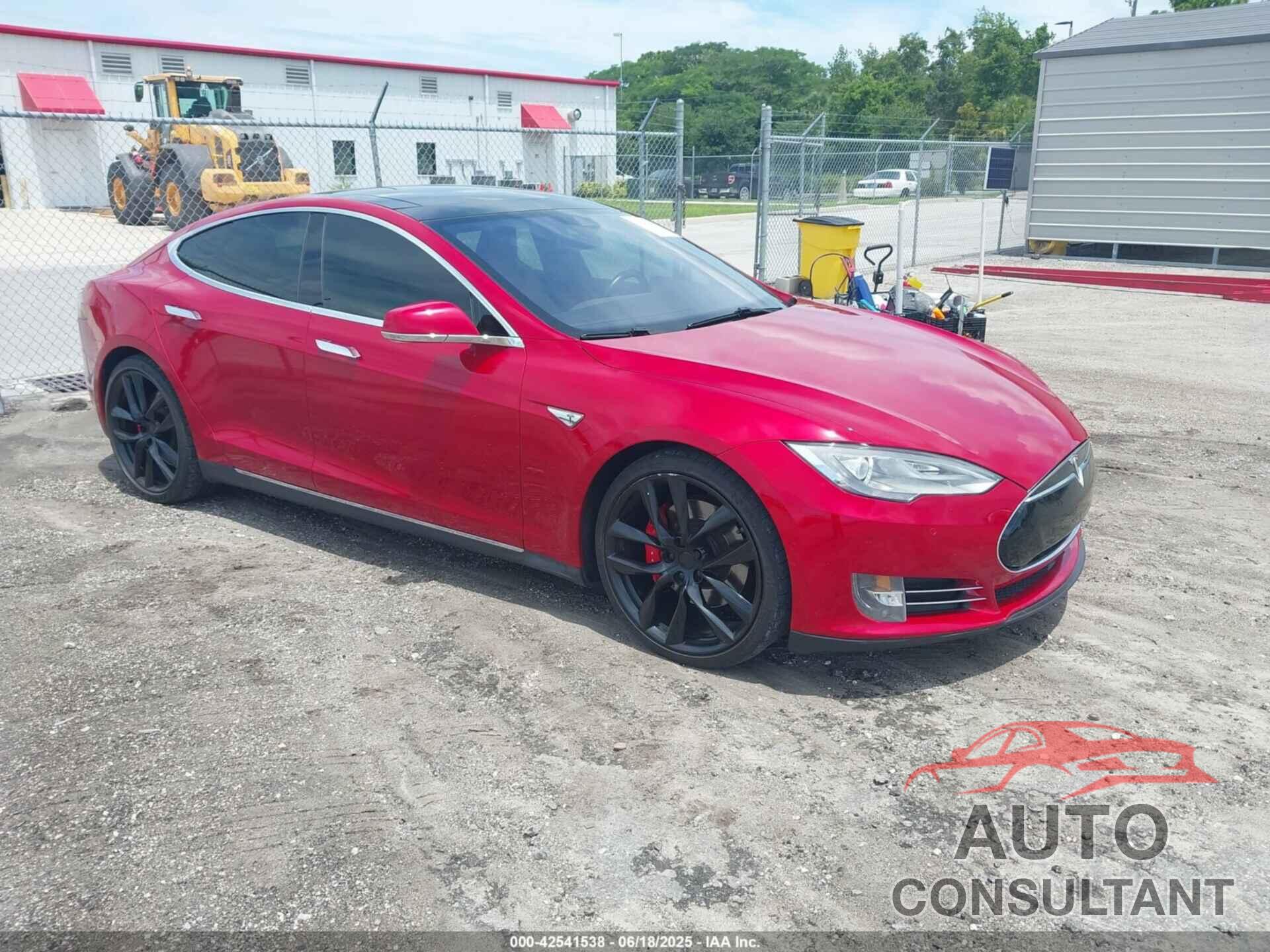 TESLA MODEL S 2015 - 5YJSA1H28FFP67882