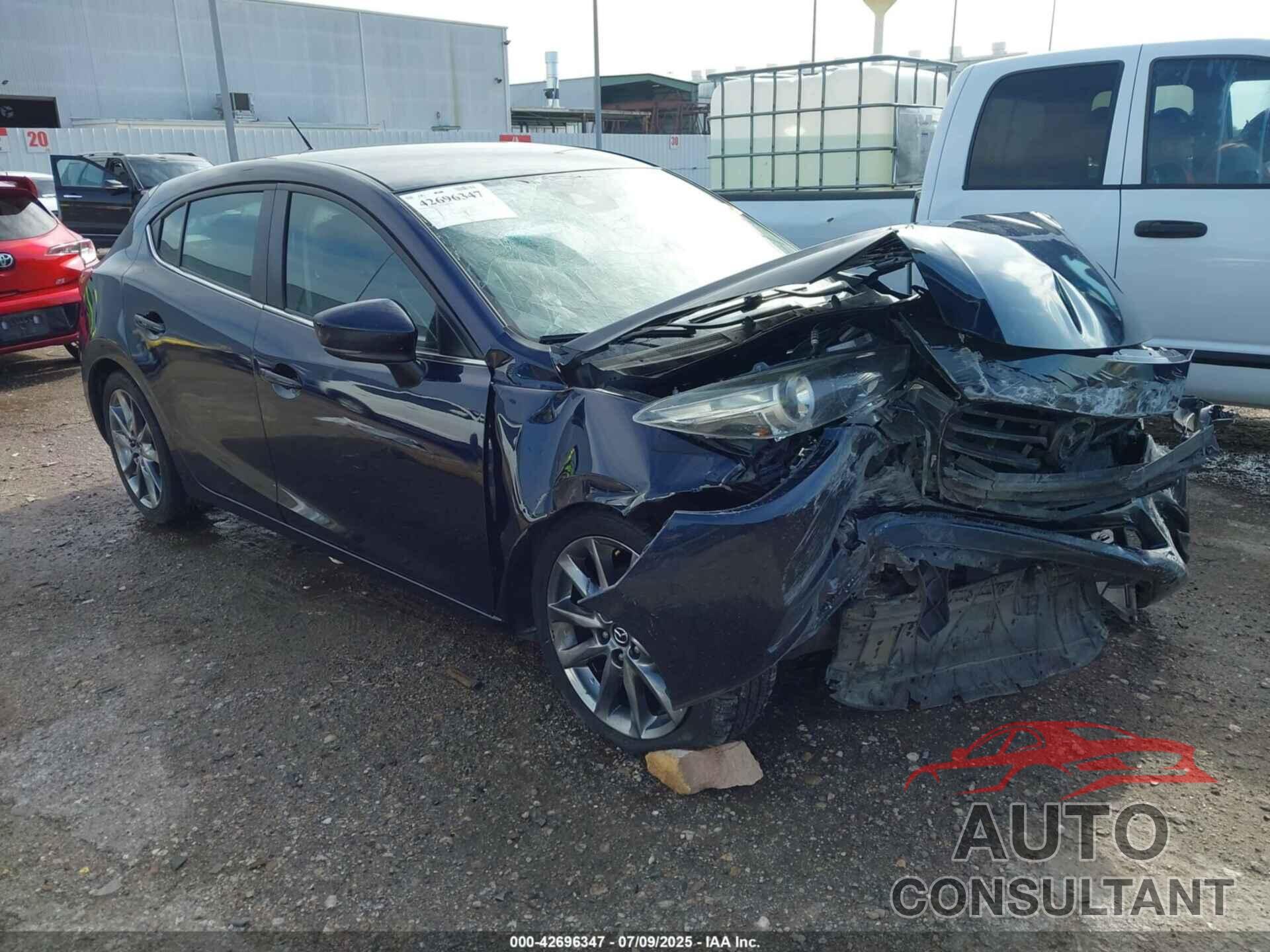 MAZDA 3 2018 - 3MZBN1L3XJM273965