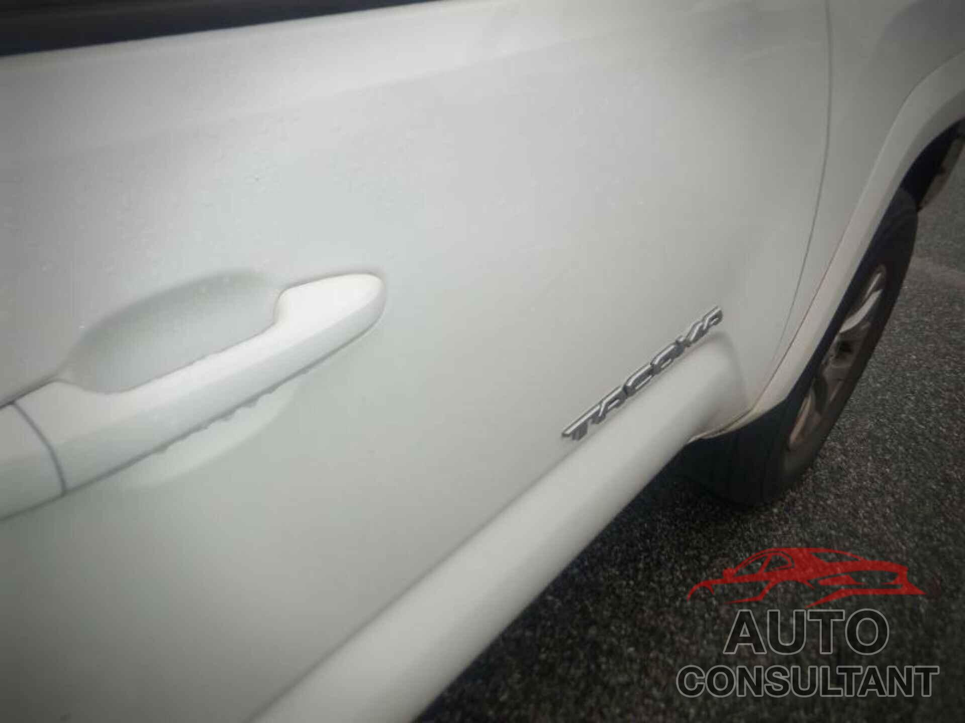 TOYOTA TACOMA 2017 - 5TFCZ5AN5HX102679