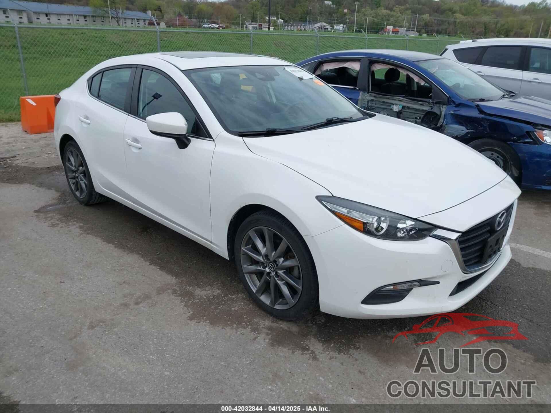 MAZDA 3 2018 - 3MZBN1V32JM190611