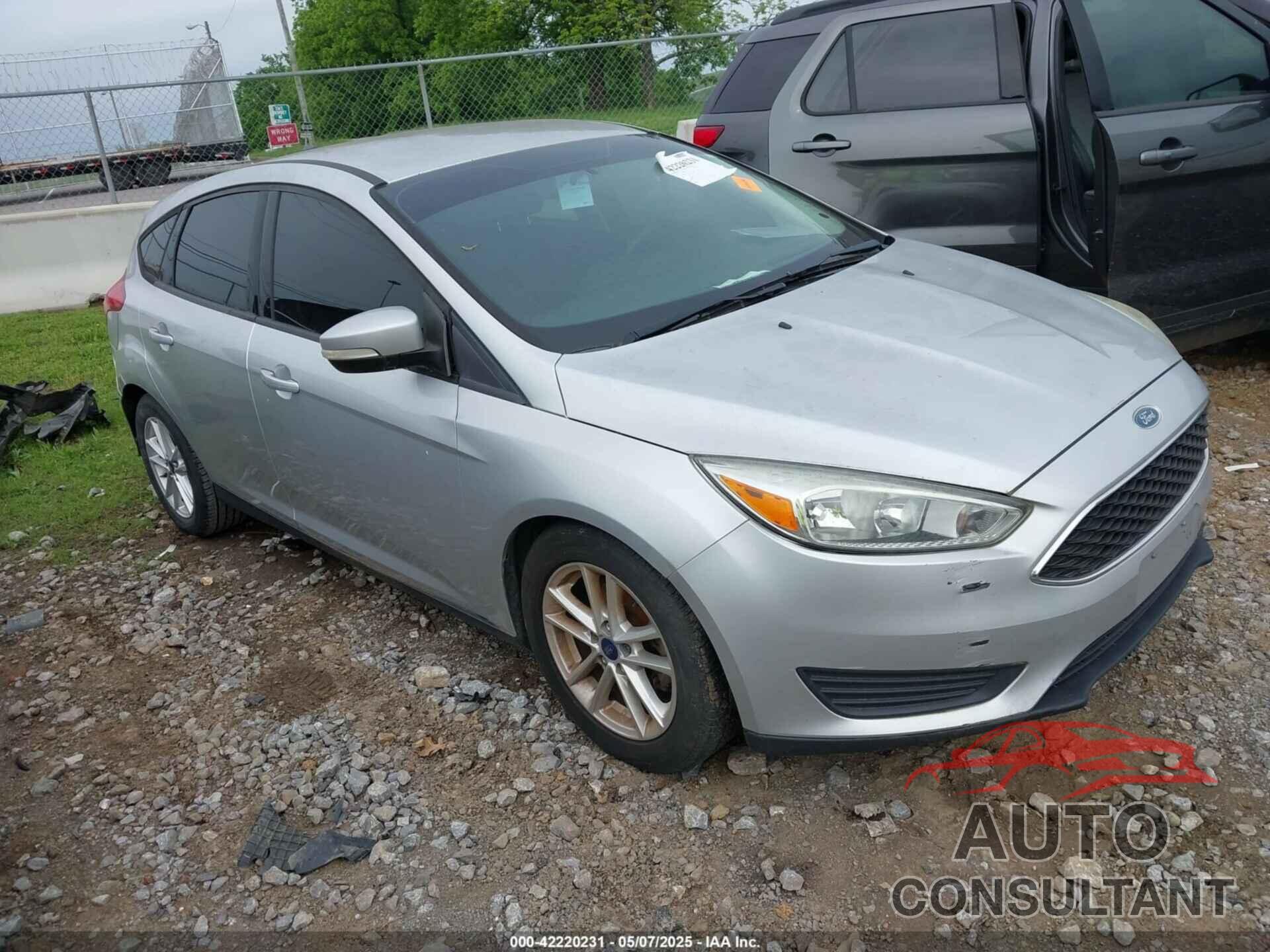 FORD FOCUS 2015 - 1FADP3K22FL315361