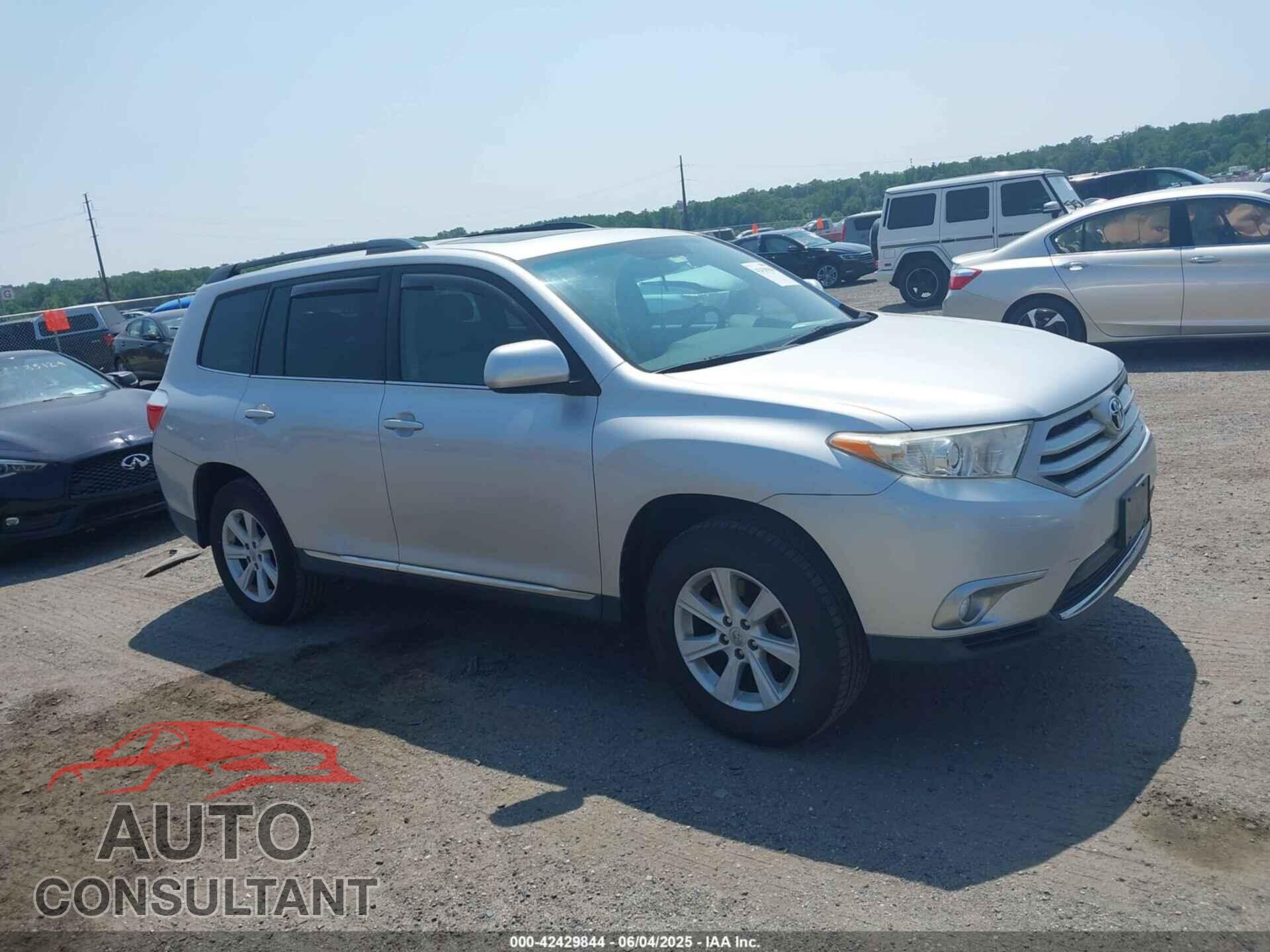 TOYOTA HIGHLANDER 2012 - 5TDBK3EH2CS108317