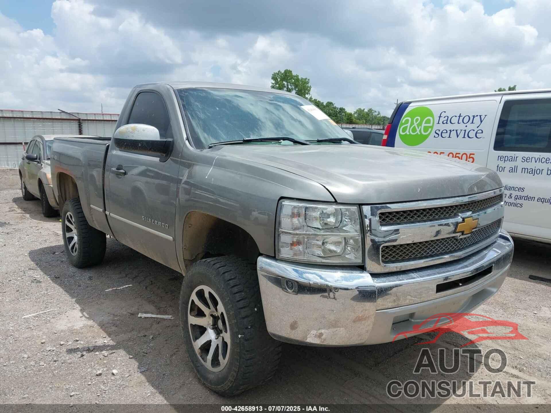 CHEVROLET SILVERADO 1500 2012 - 1GCNKPE00CZ186608