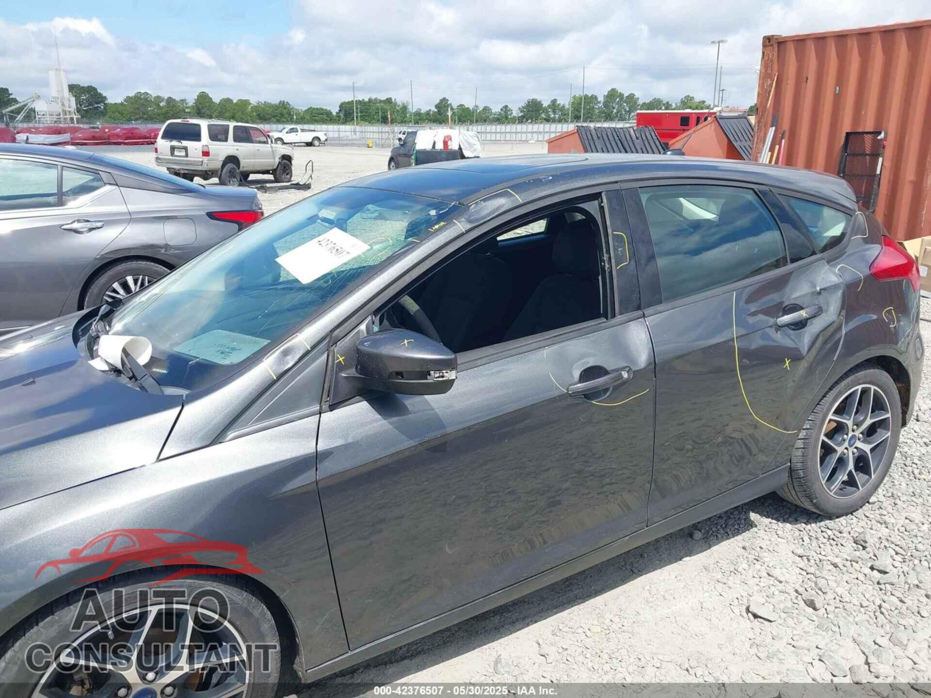 FORD FOCUS 2017 - 1FADP3M21HL264595
