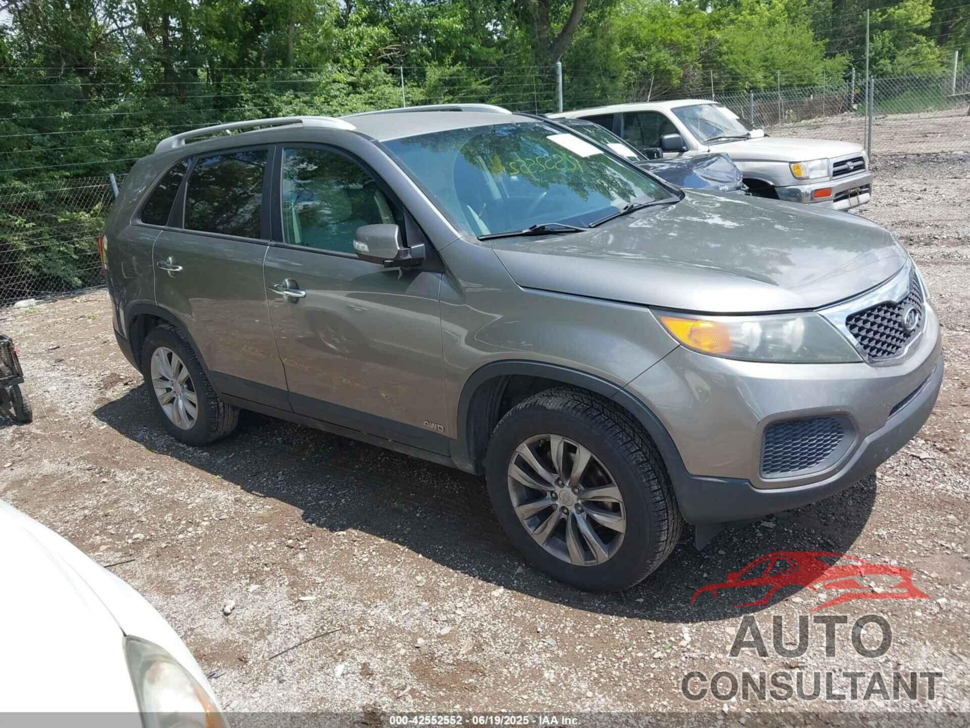 KIA SORENTO 2011 - 5XYKTDA27BG095984
