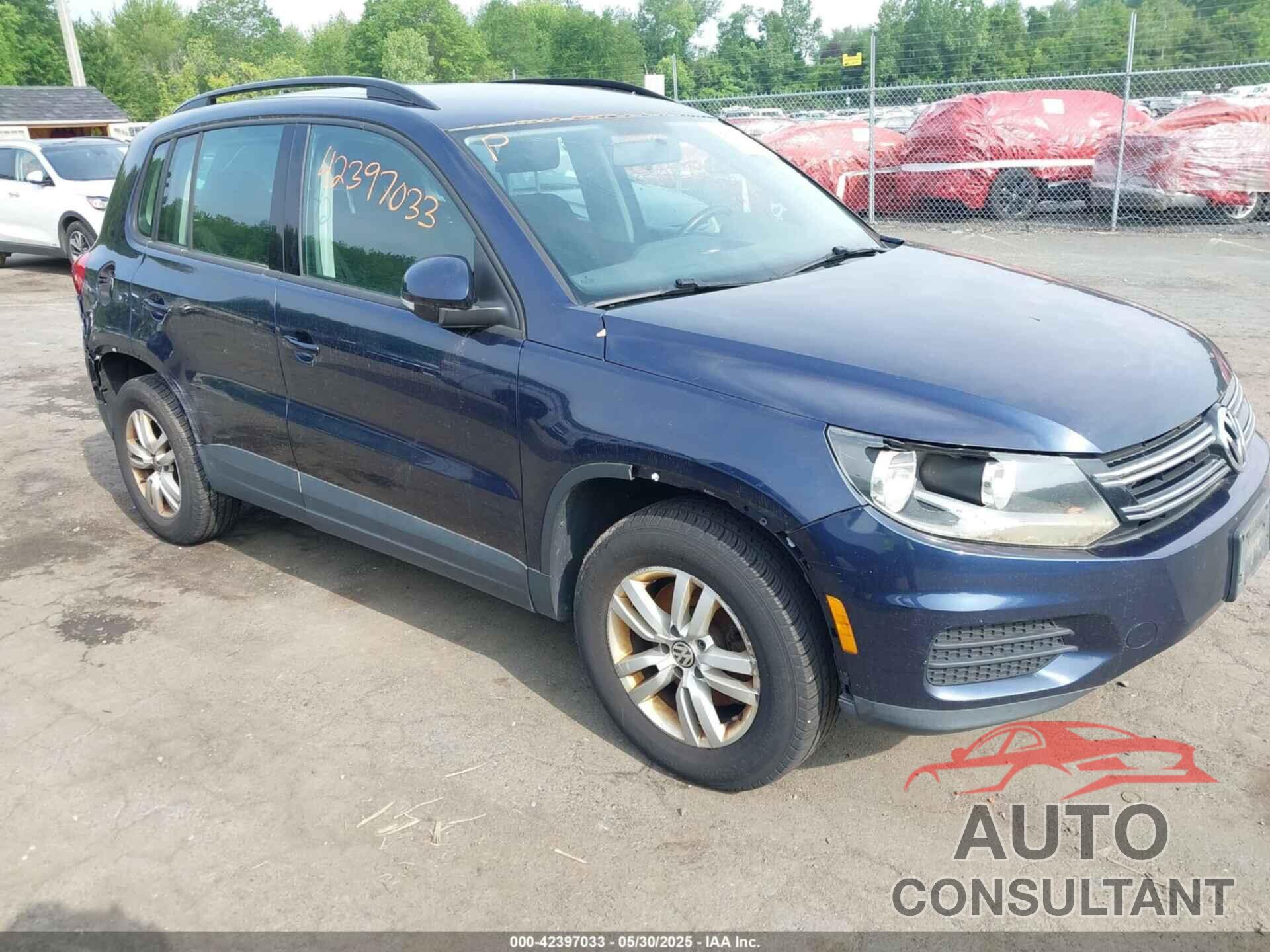 VOLKSWAGEN TIGUAN 2015 - WVGBV7AX8FW503114