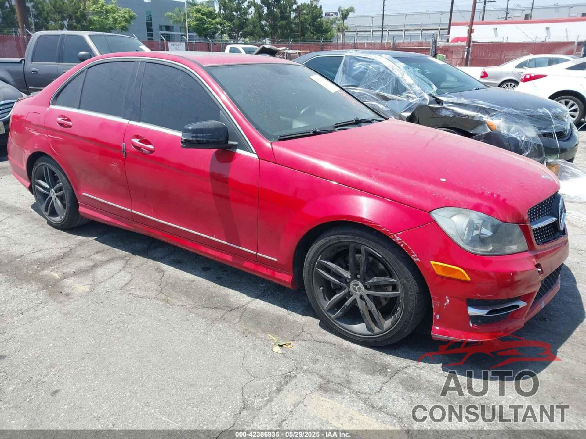 MERCEDES-BENZ C 250 2013 - WDDGF4HB9DR244988