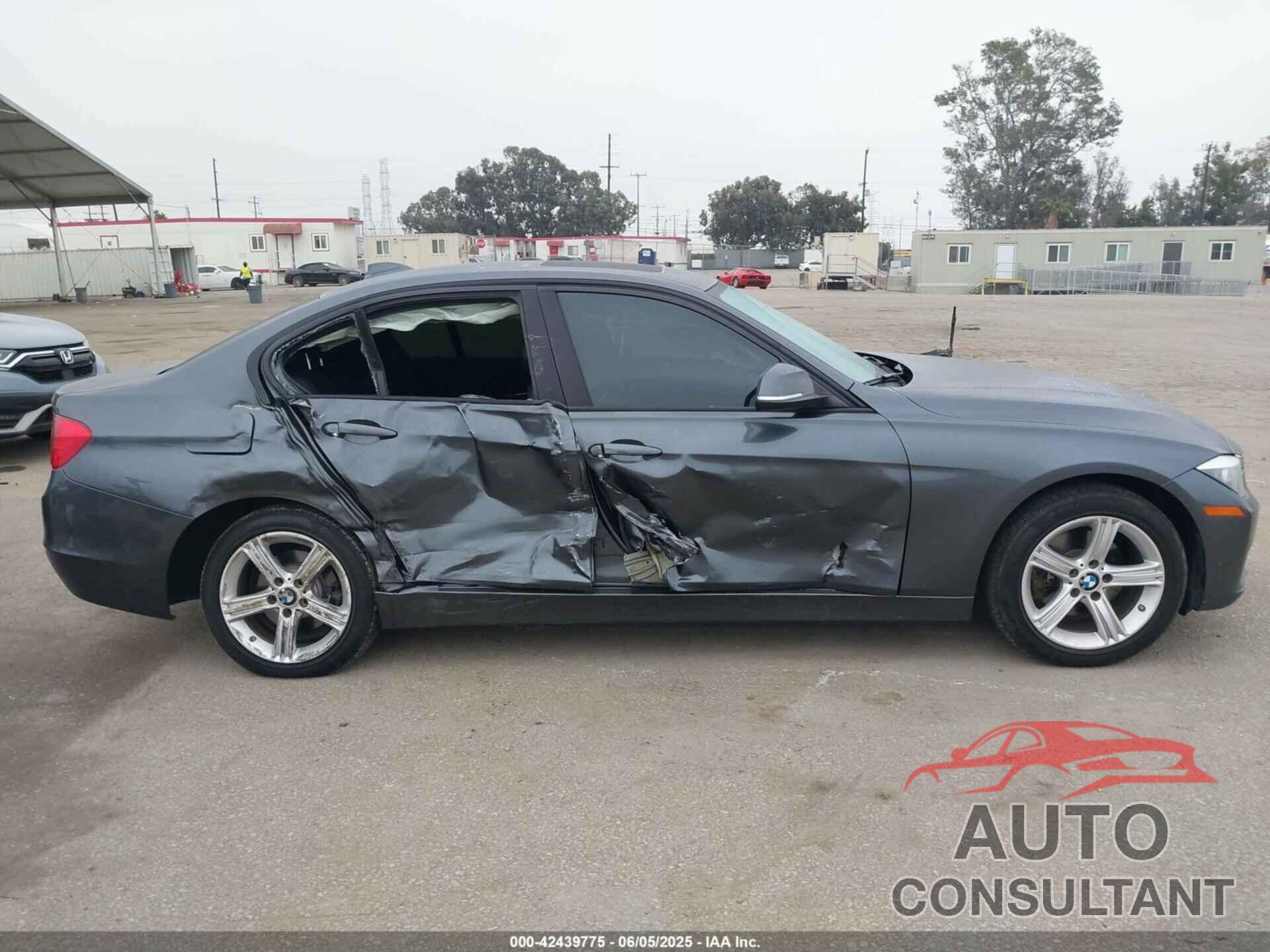 BMW 328I 2015 - WBA3C1C5XFK123459