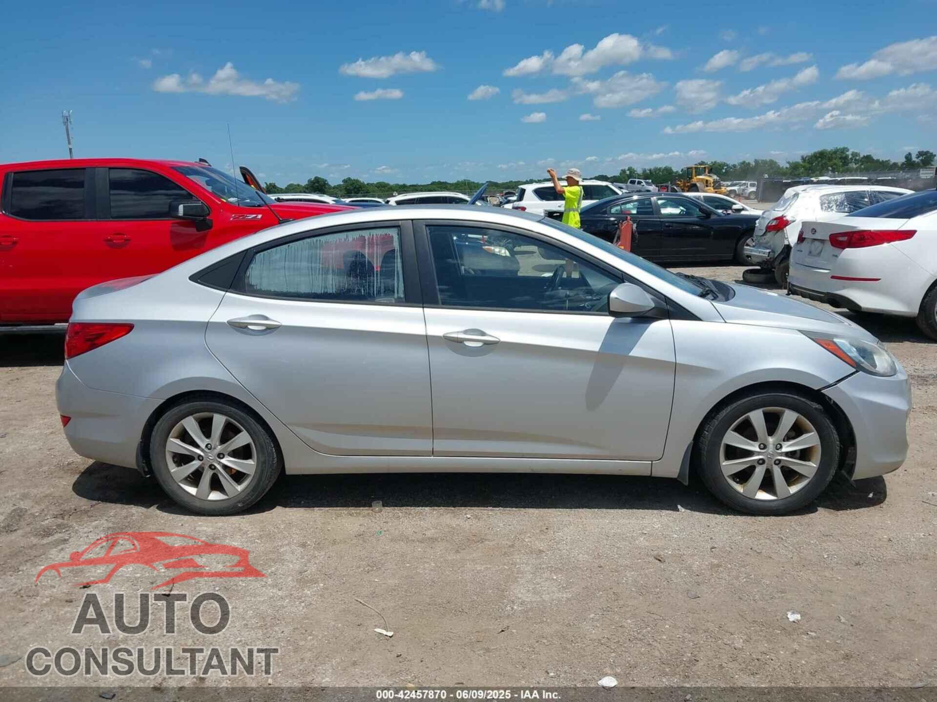 HYUNDAI ACCENT 2012 - KMHCU4AEXCU186433