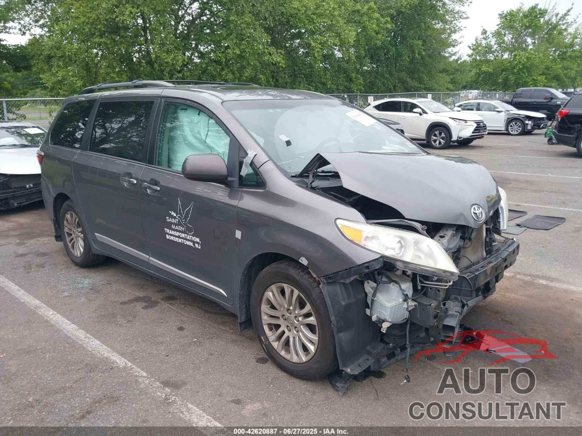 TOYOTA SIENNA 2016 - 5TDYK3DC9GS741757