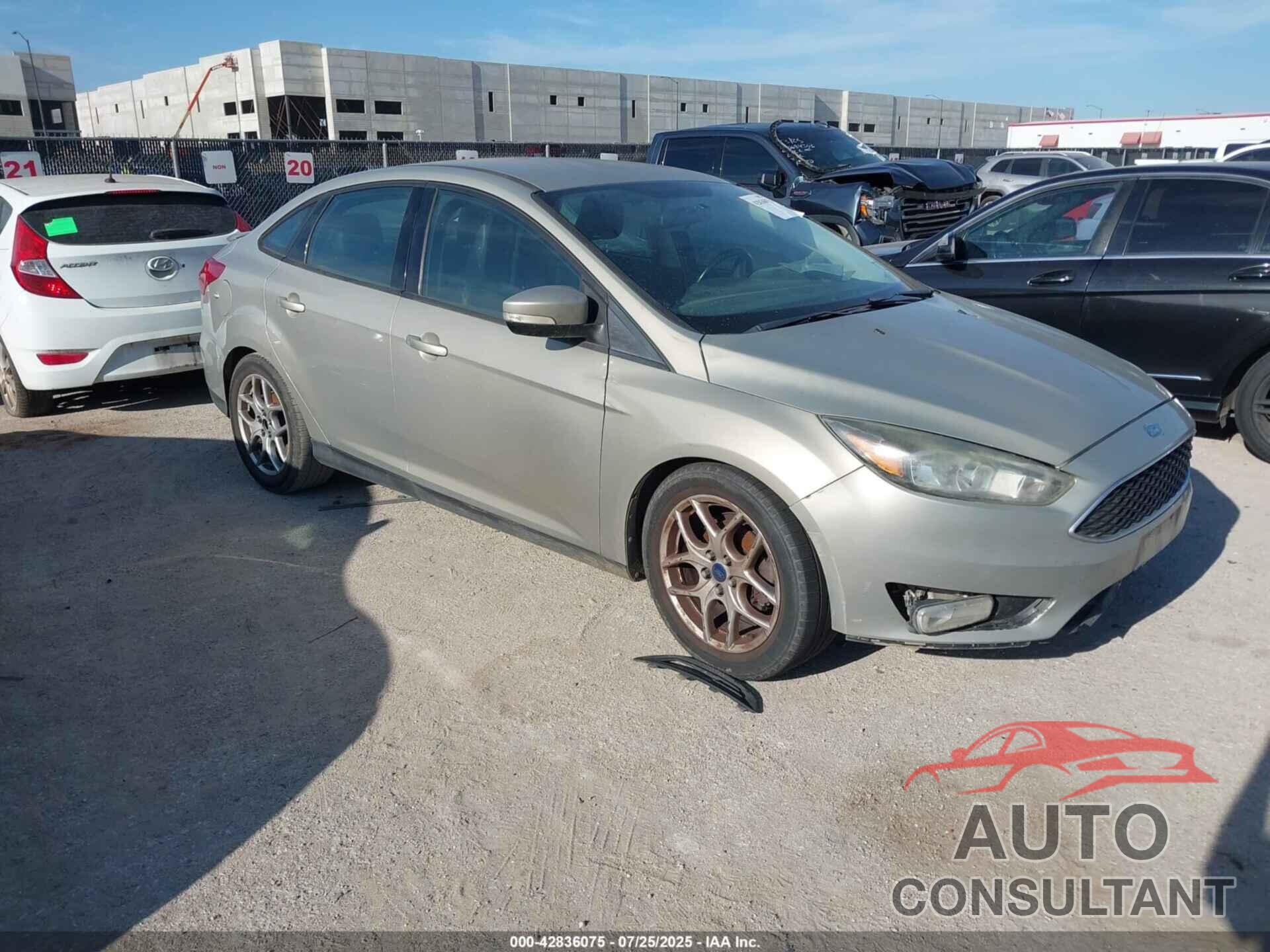 FORD FOCUS 2015 - 1FADP3F24FL264424