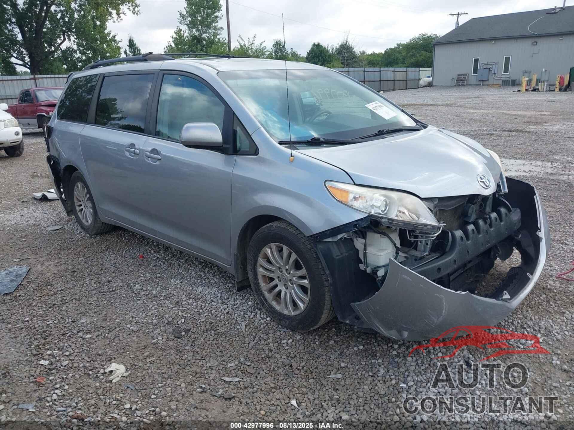 TOYOTA SIENNA 2013 - 5TDYK3DC5DS402358