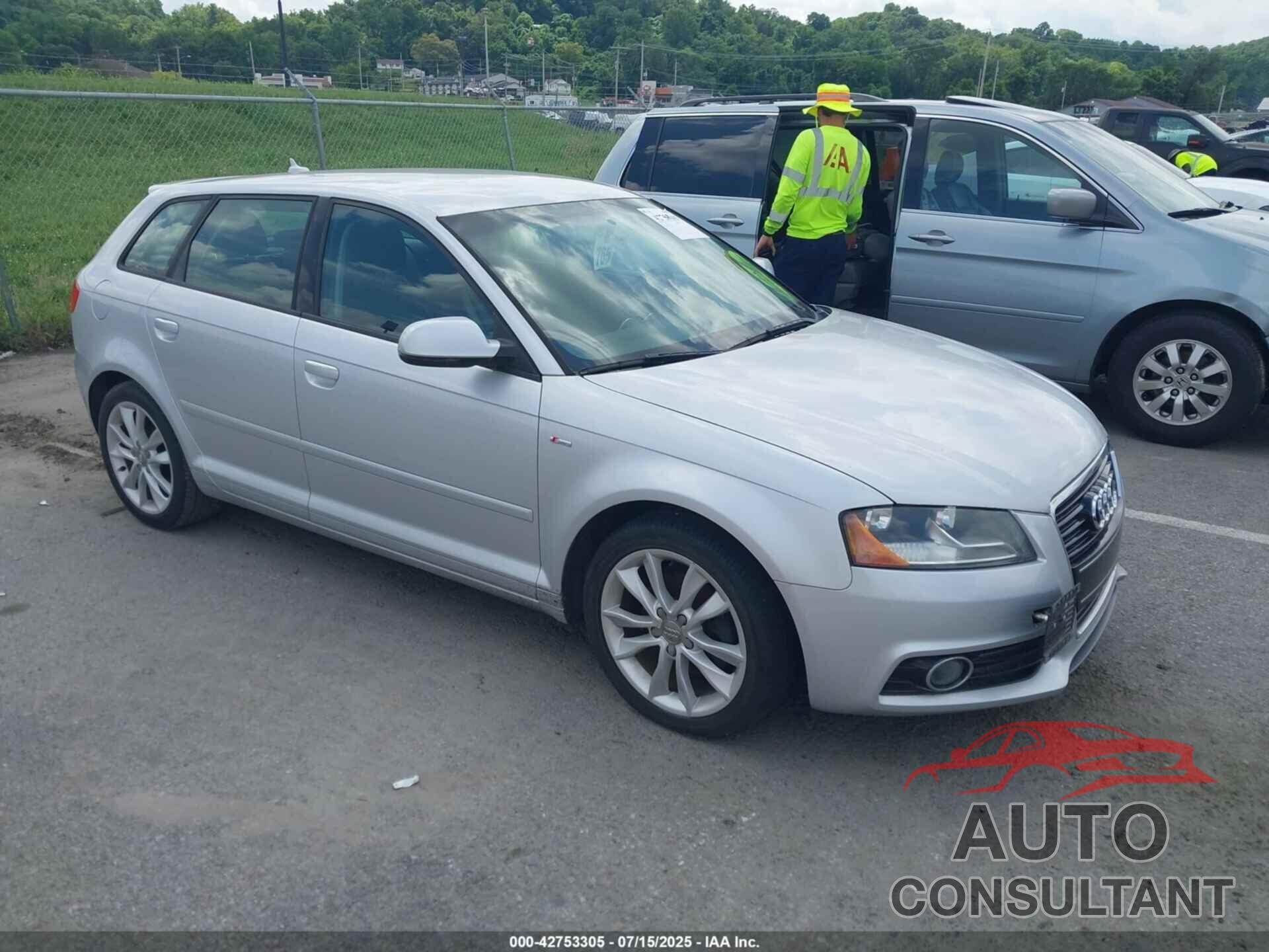 AUDI A3 2012 - WAUBJAFM2CA093993