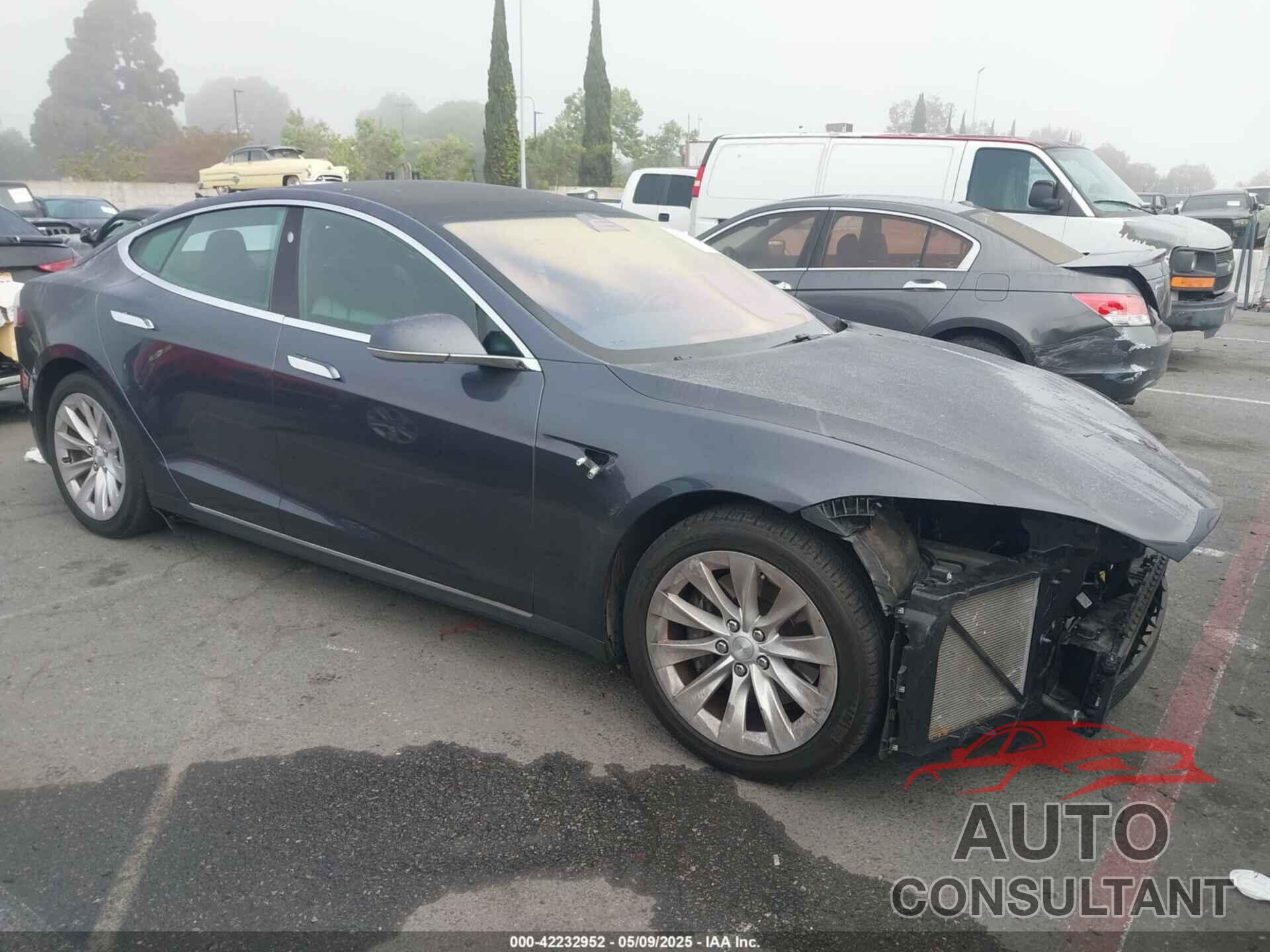 TESLA MODEL S 2017 - 5YJSA1E11HF205255