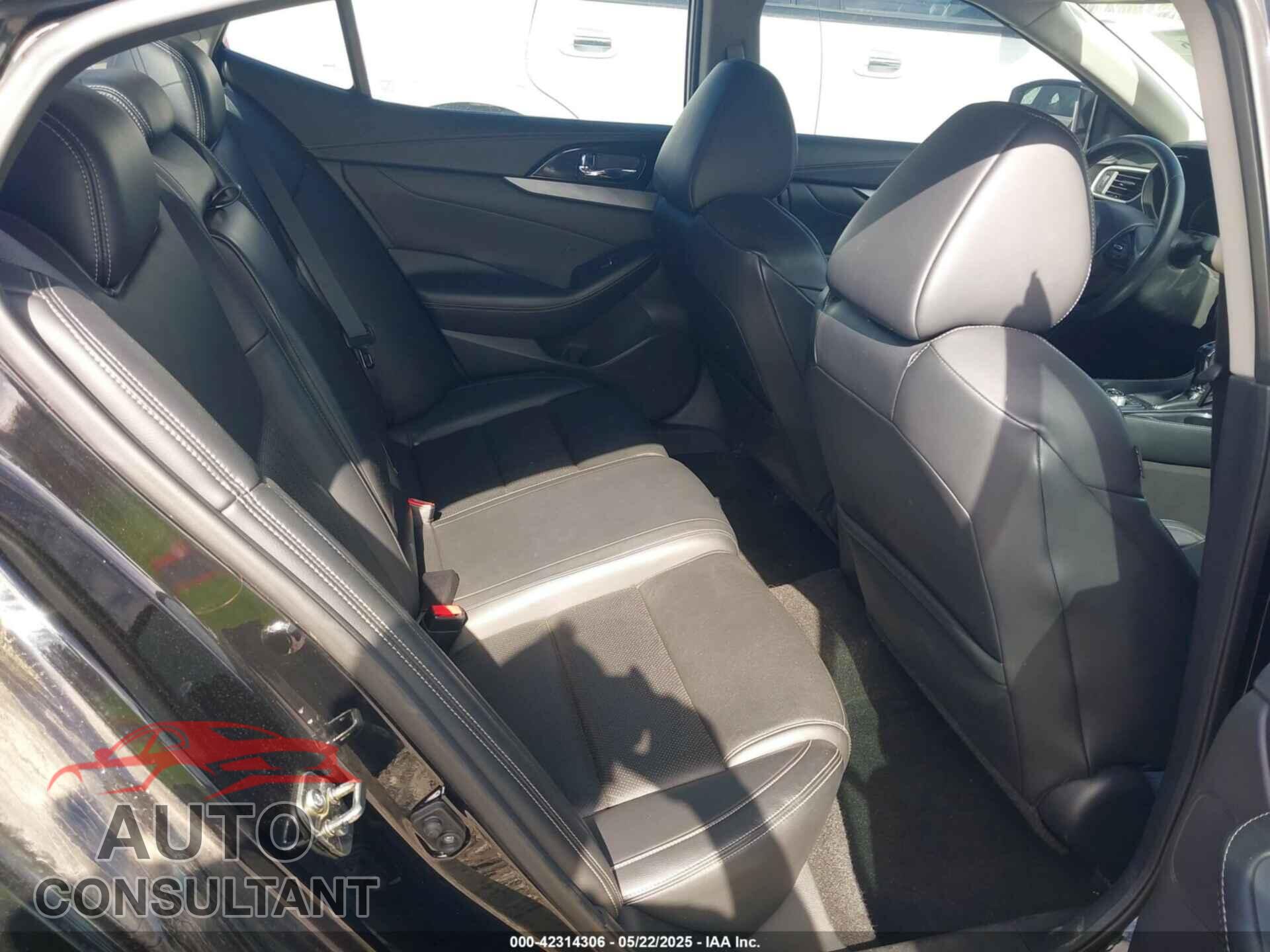 NISSAN MAXIMA 2016 - 1N4AA6AP2GC426089