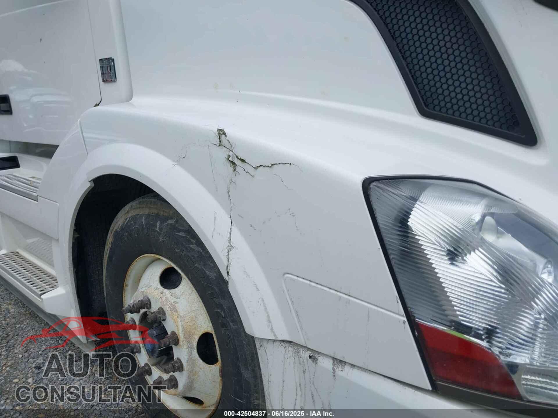 VOLVO VN 2016 - 4V4N99EH5GN965923