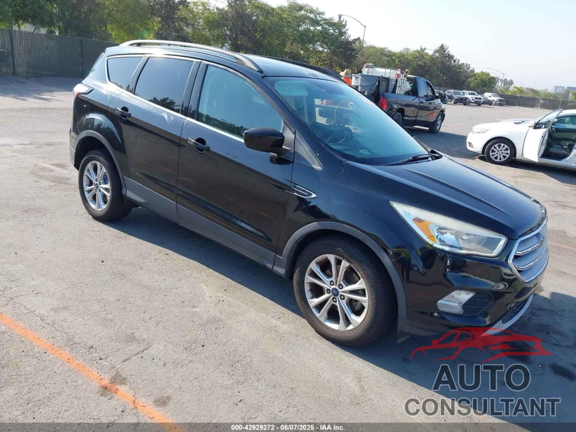 FORD ESCAPE 2018 - 1FMCU0GD1JUA74057