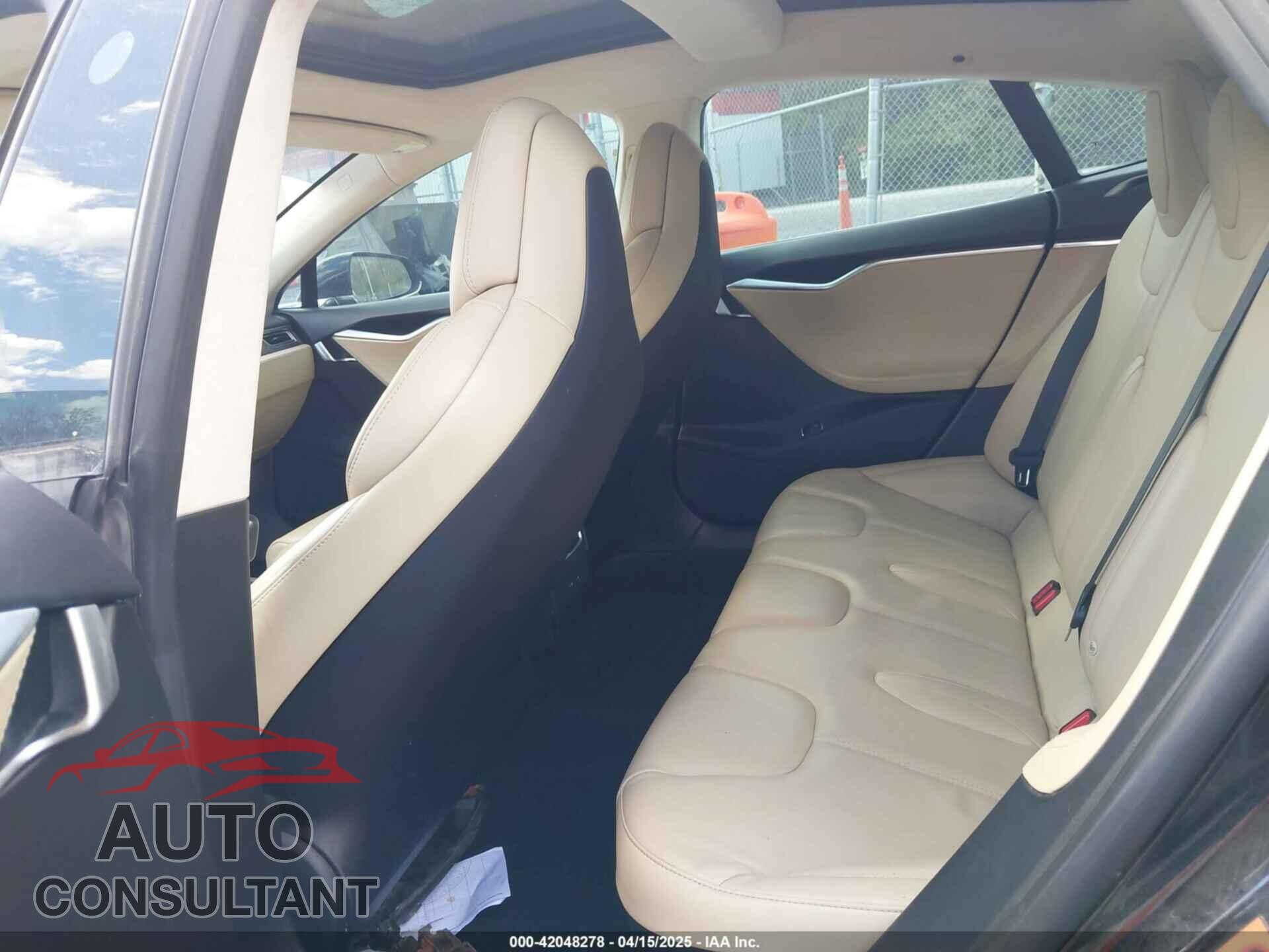TESLA MODEL S 2017 - 5YJSA1E1XHF210843