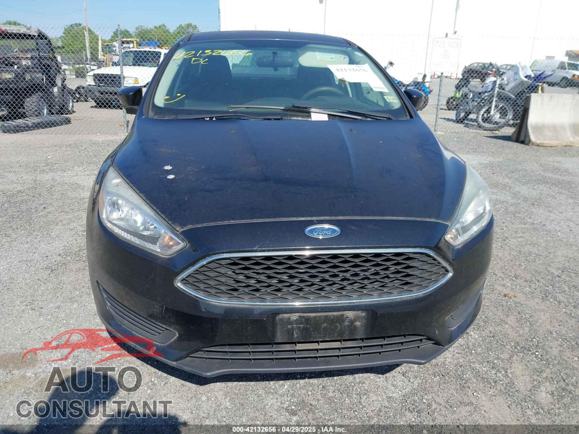 FORD FOCUS 2015 - 1FADP3F28FL204176