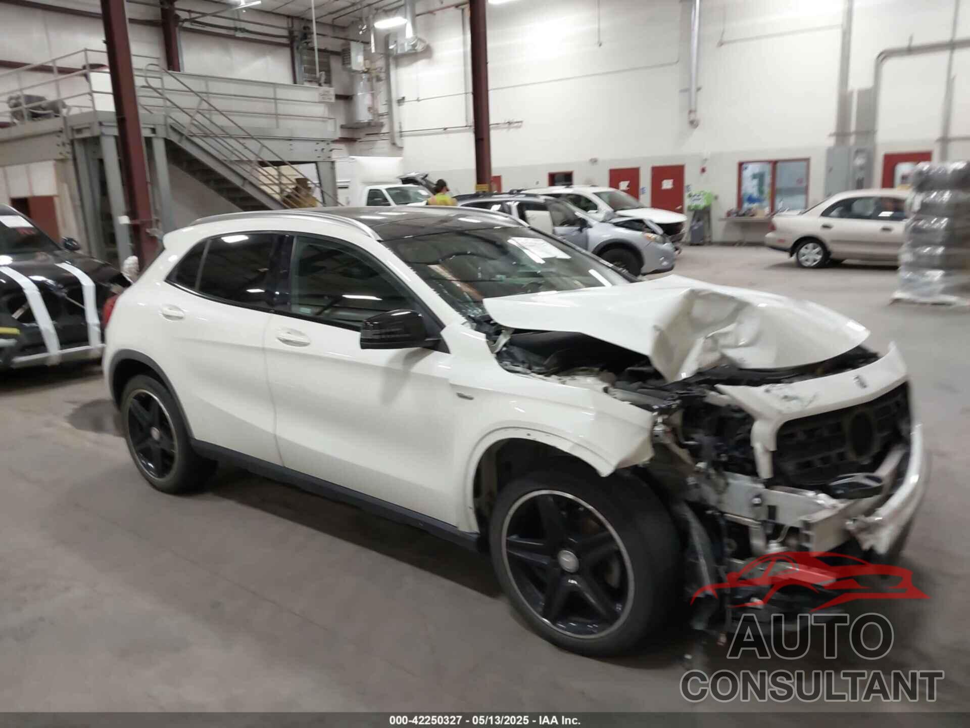 MERCEDES-BENZ GLA 2015 - WDCTG4GB0FJ036887