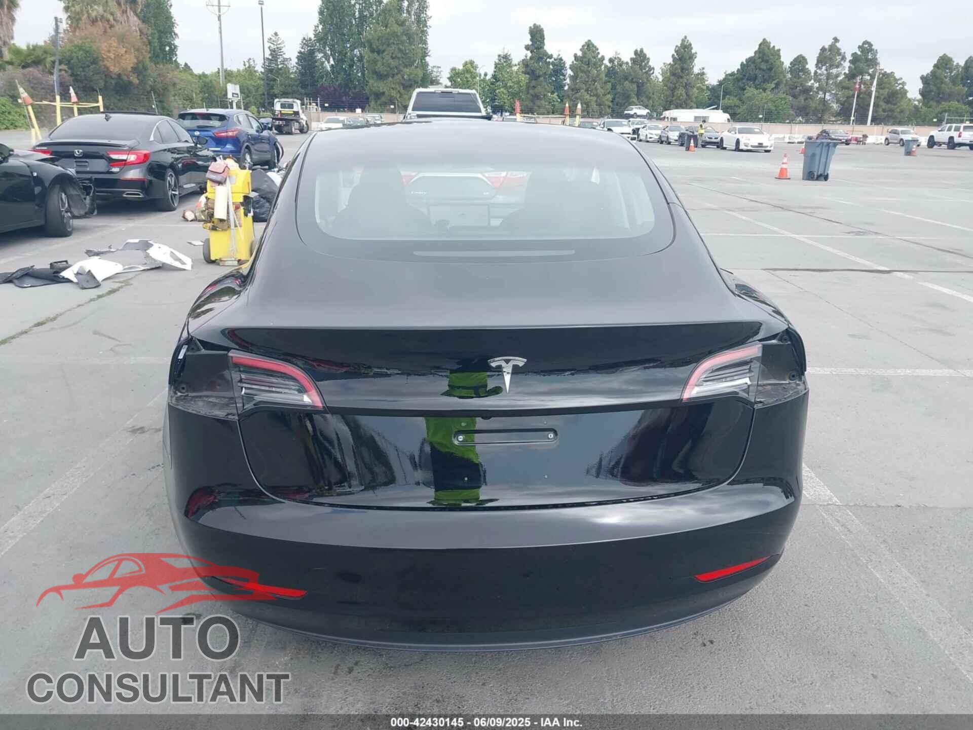 TESLA MODEL 3 2023 - 5YJ3E1EA5PF647737