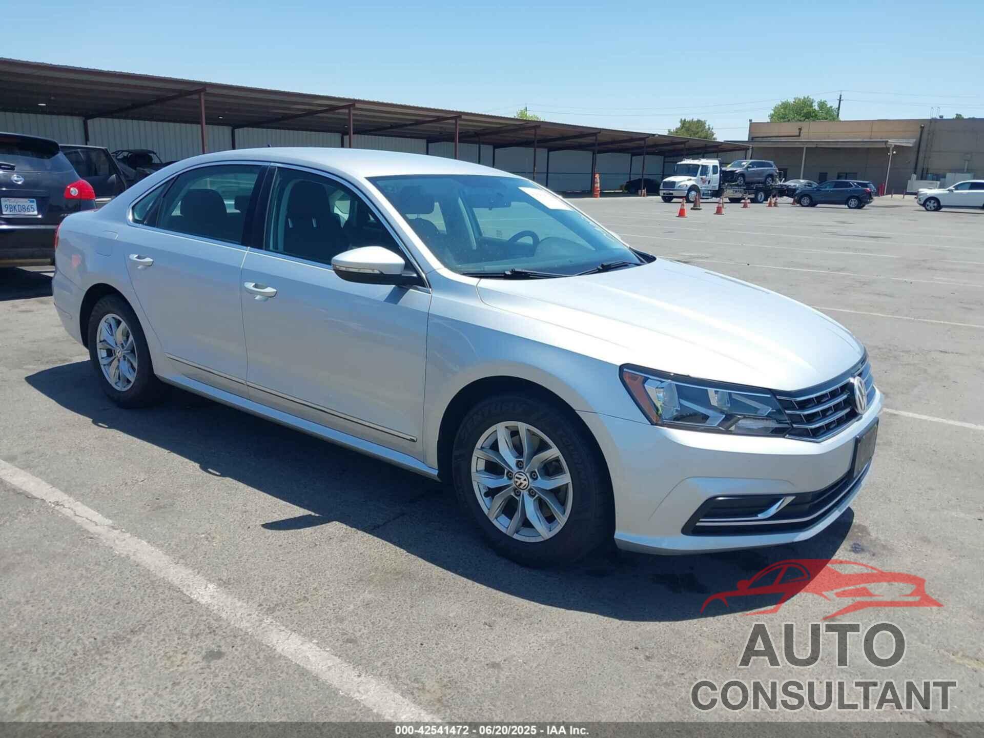 VOLKSWAGEN PASSAT 2017 - 1VWAT7A32HC009657