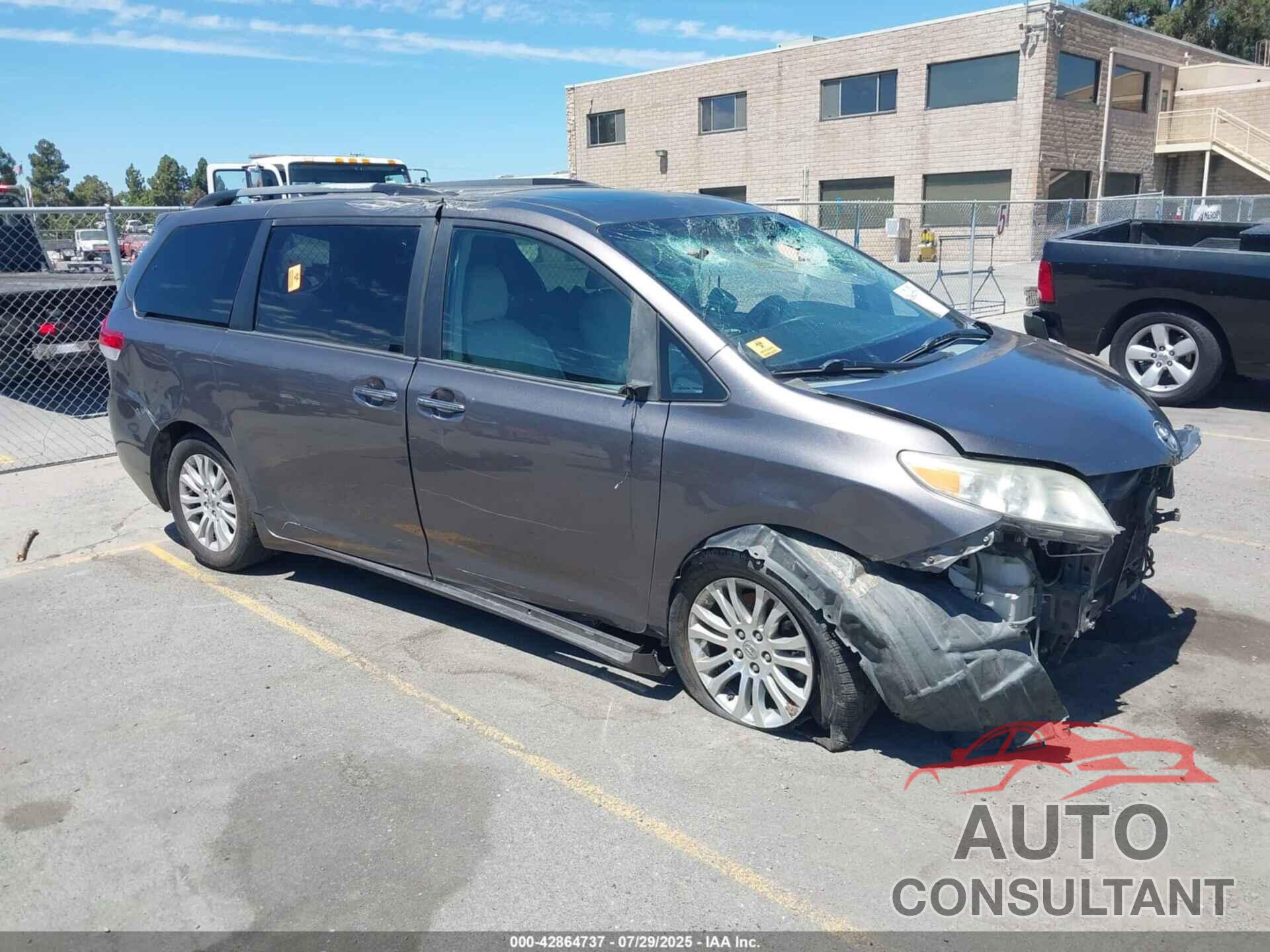 TOYOTA SIENNA 2013 - 5TDYK3DC3DS298291