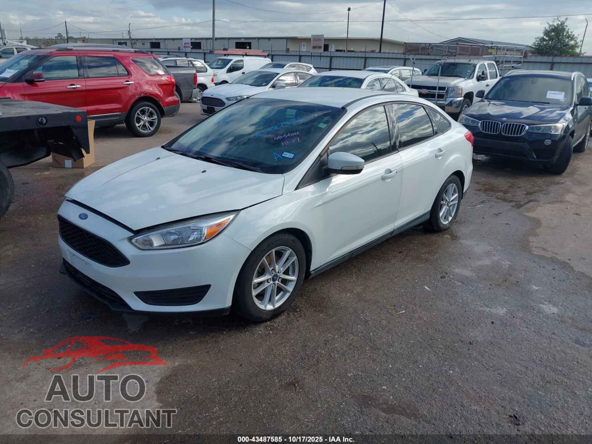 FORD FOCUS 2017 - 1FADP3F29HL332610