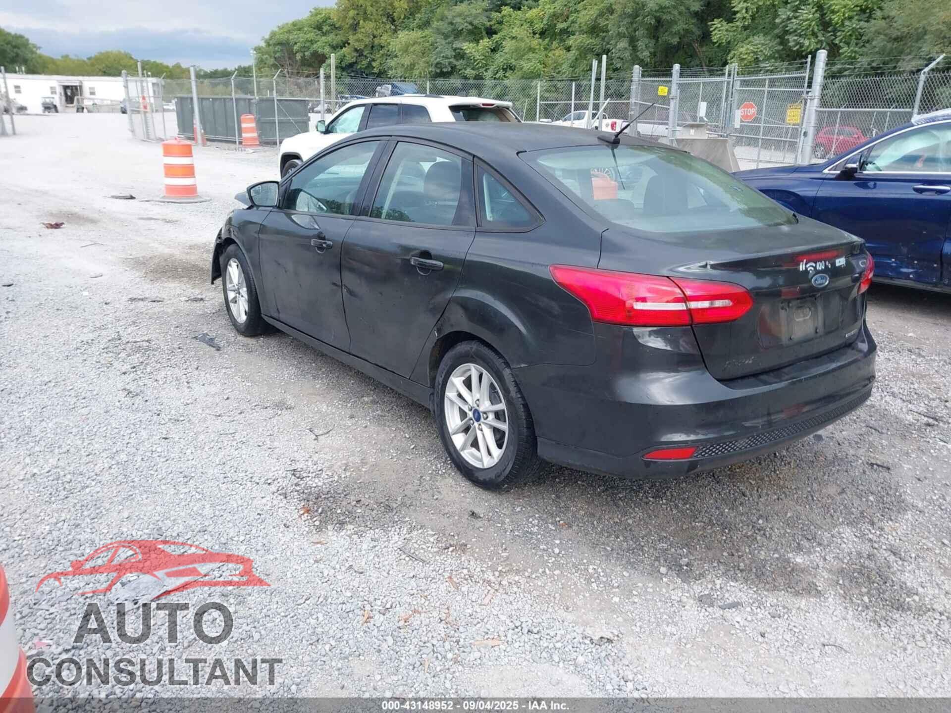 FORD FOCUS 2015 - 1FADP3F24FL206880