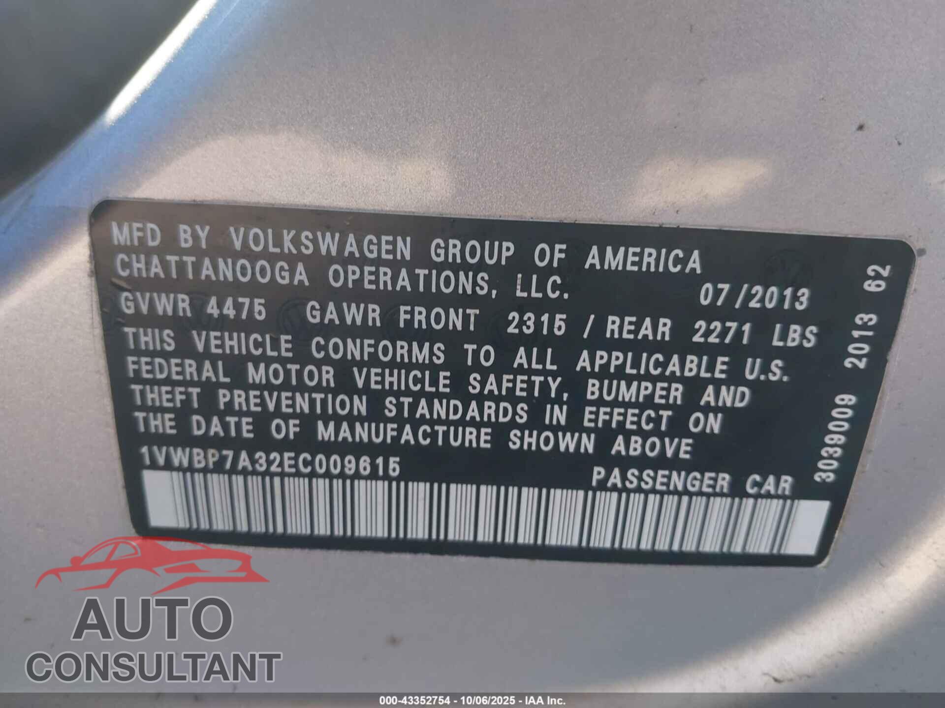 VOLKSWAGEN PASSAT 2014 - 1VWBP7A32EC009615