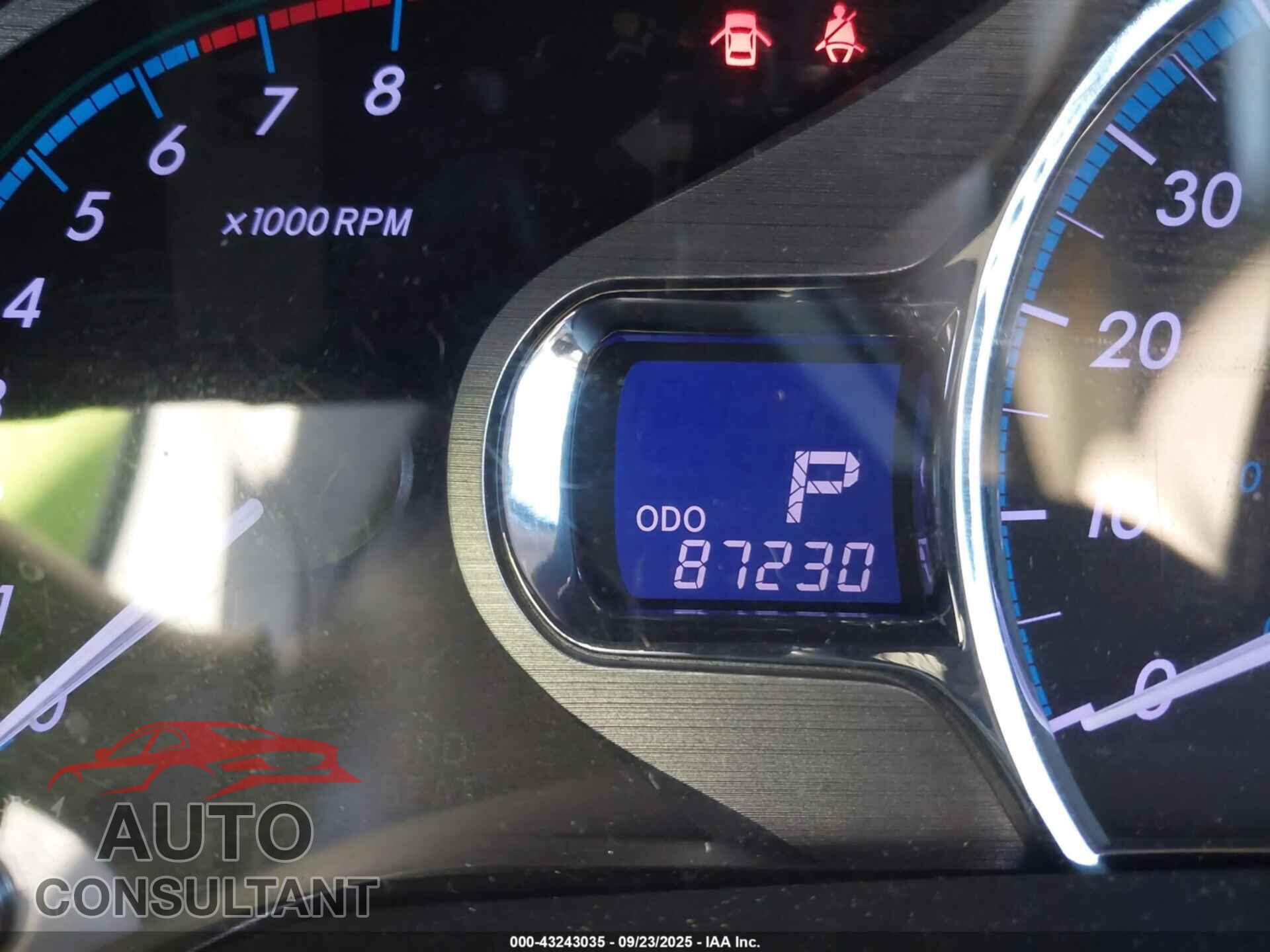 TOYOTA SIENNA 2013 - 5TDYK3DC8DS303565