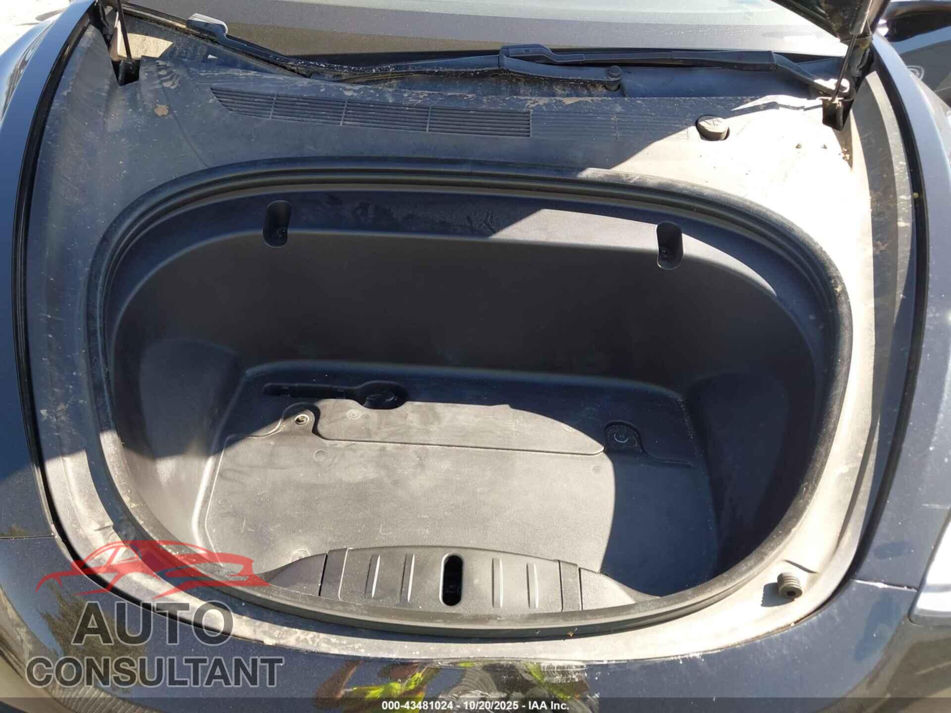 TESLA MODEL 3 2020 - 5YJ3E1EA1LF615748