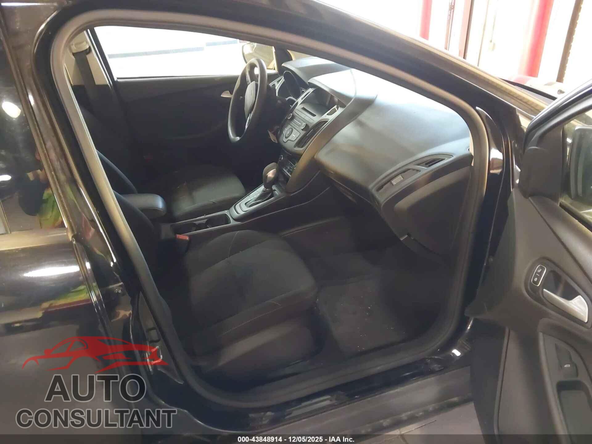 FORD FOCUS 2017 - 1FADP3FE4HL254392
