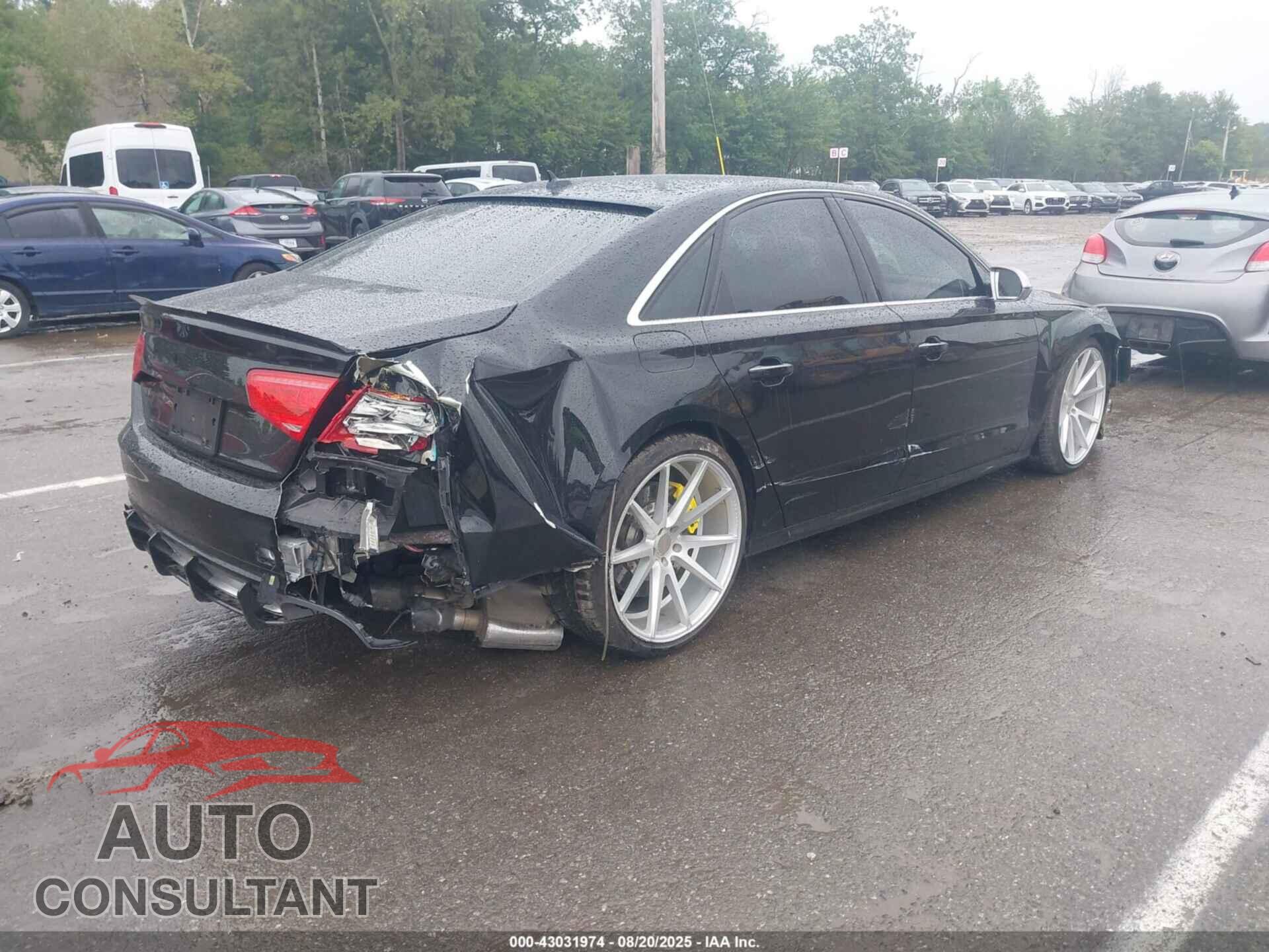 AUDI S8 2013 - WAUD2AFD4DN033777