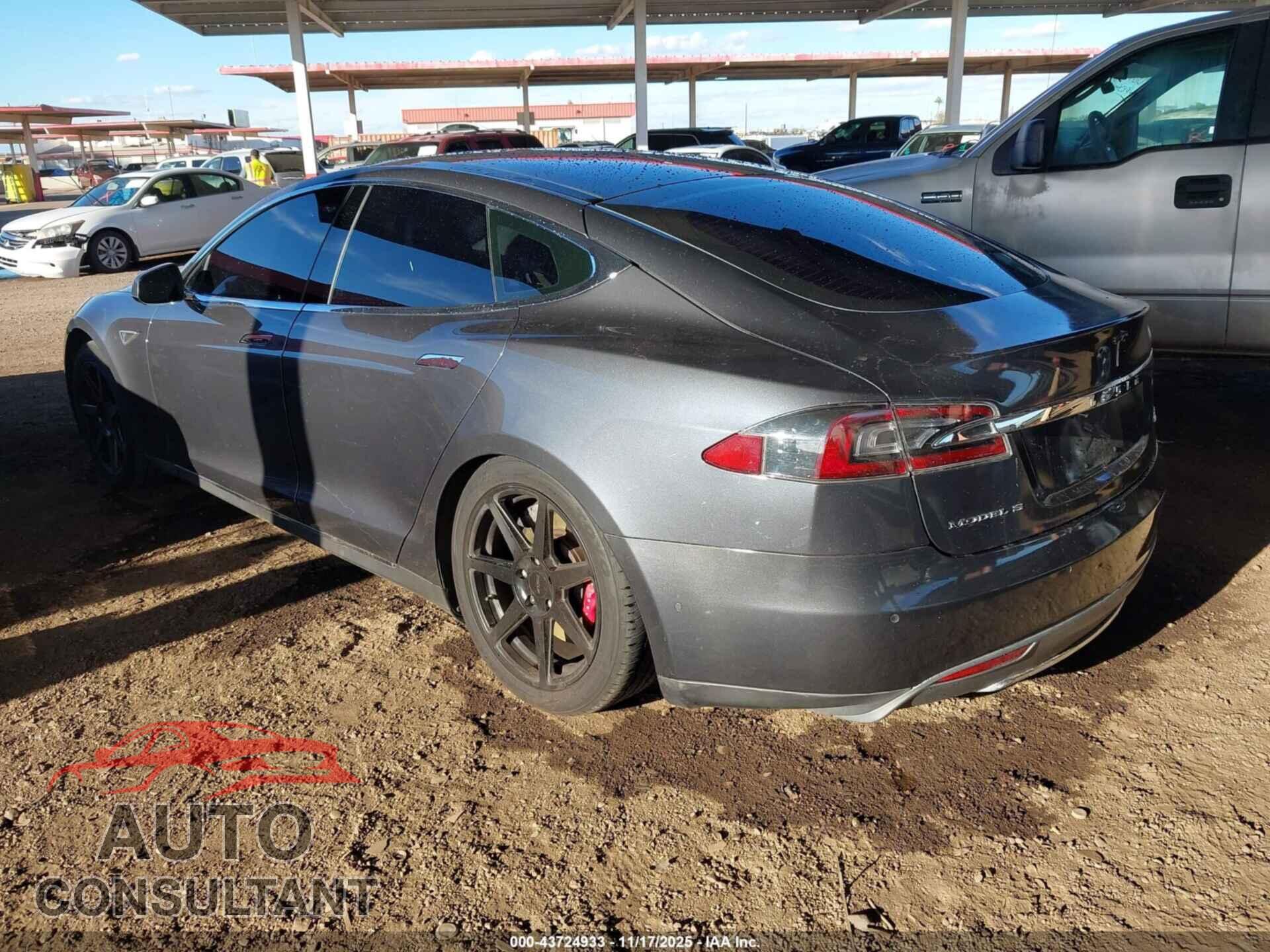 TESLA MODEL S 2015 - 5YJSA1H40FF096760