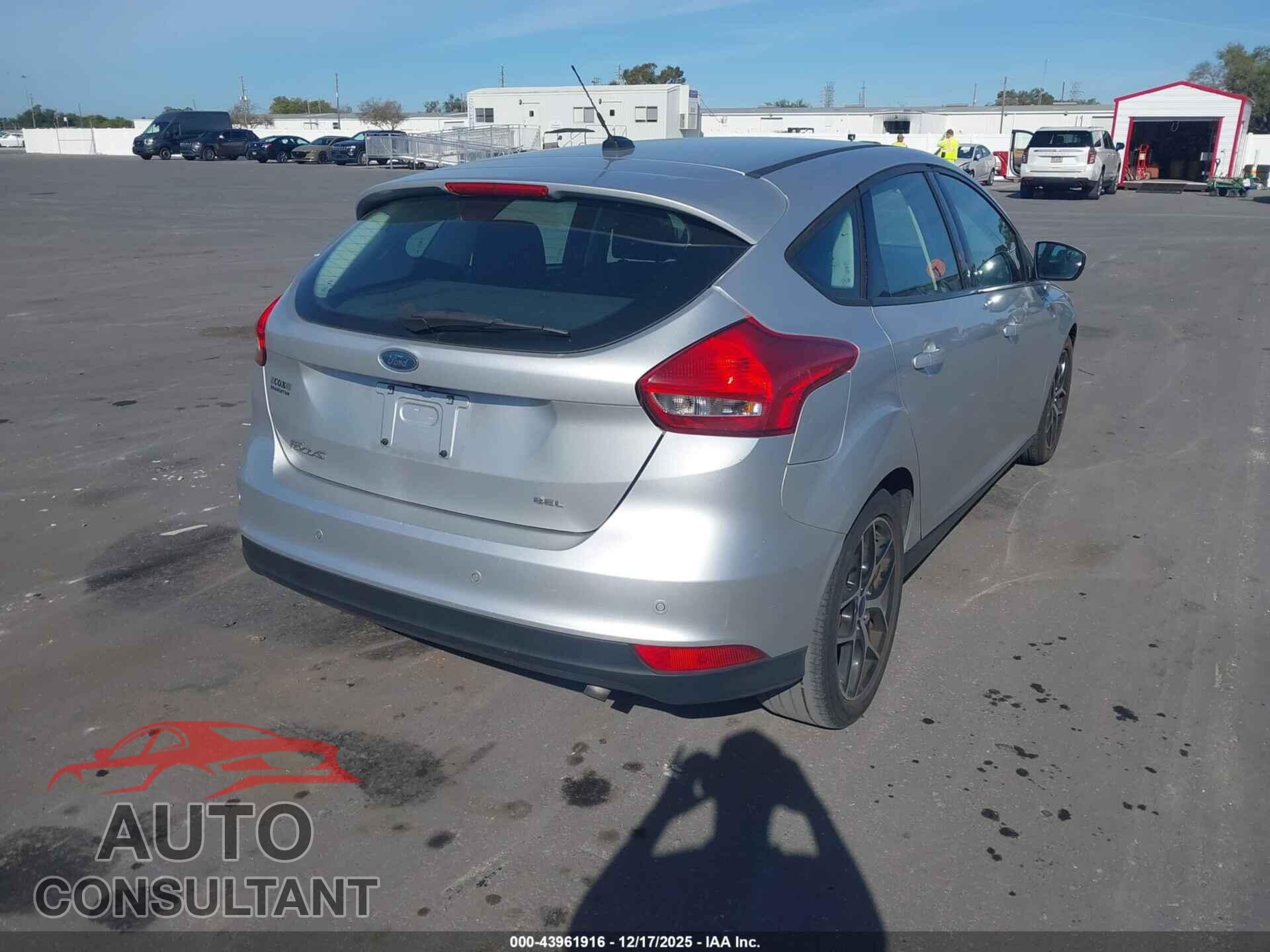 FORD FOCUS 2017 - 1FADP3M20HL225531