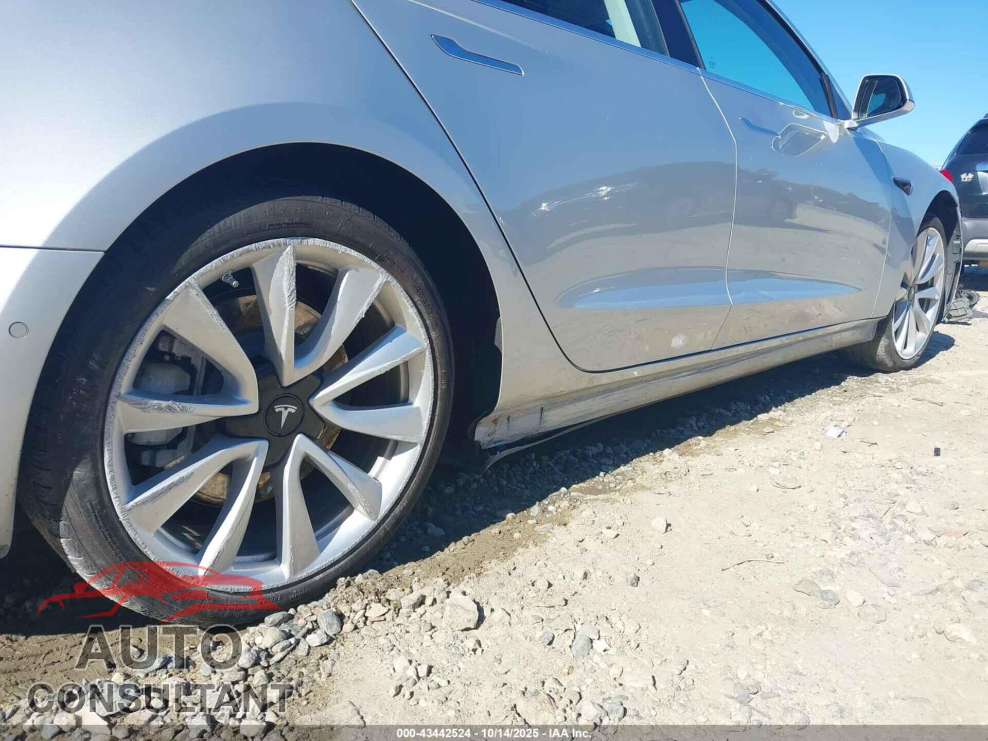 TESLA MODEL 3 2018 - 5YJ3E1EA9JF048637