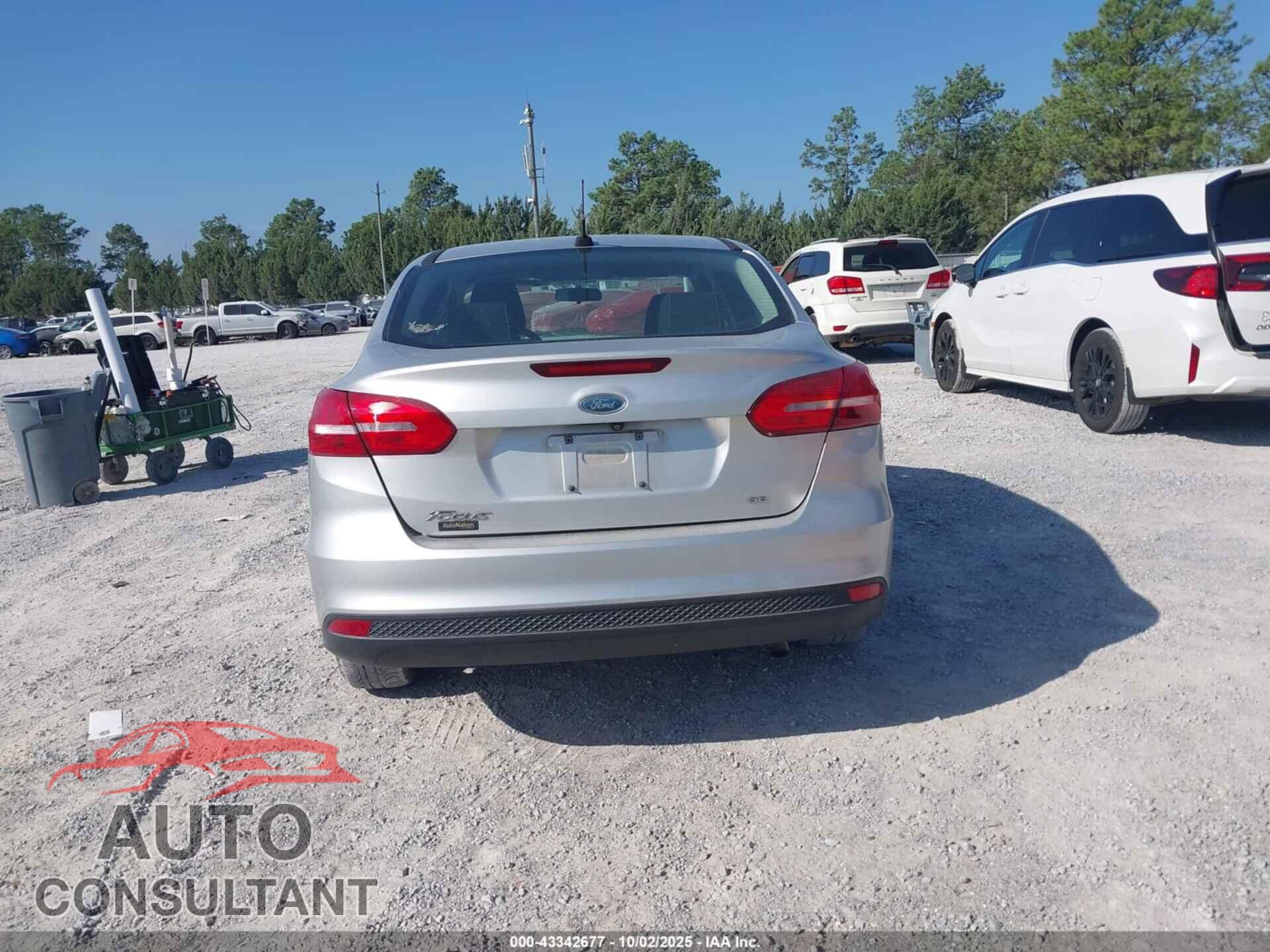 FORD FOCUS 2017 - 1FADP3F27HL269703