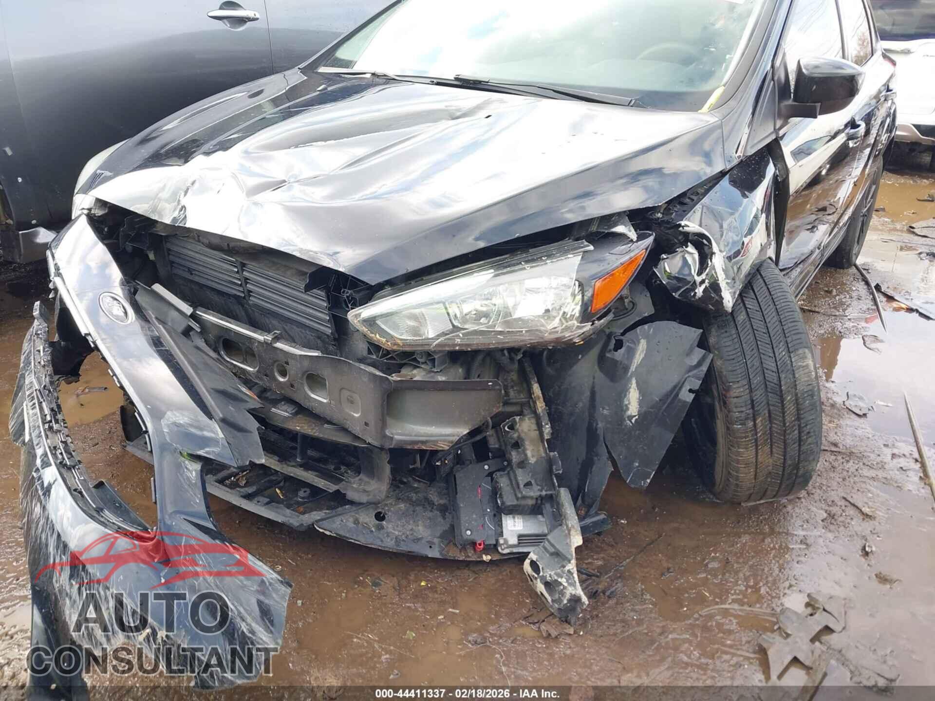 FORD FOCUS 2018 - 1FADP3F27JL292310