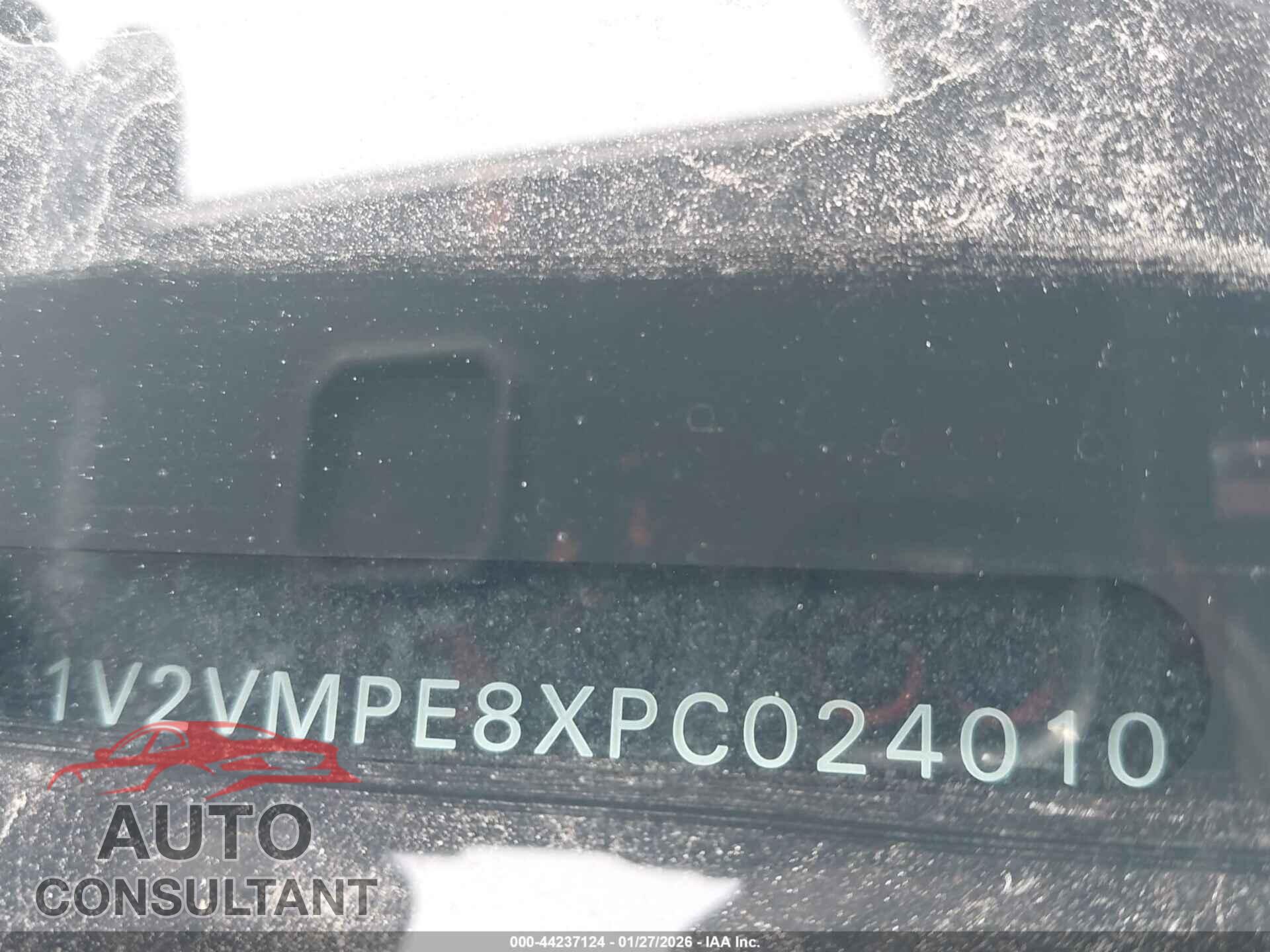 VOLKSWAGEN ID.4 2023 - 1V2VMPE8XPC024010