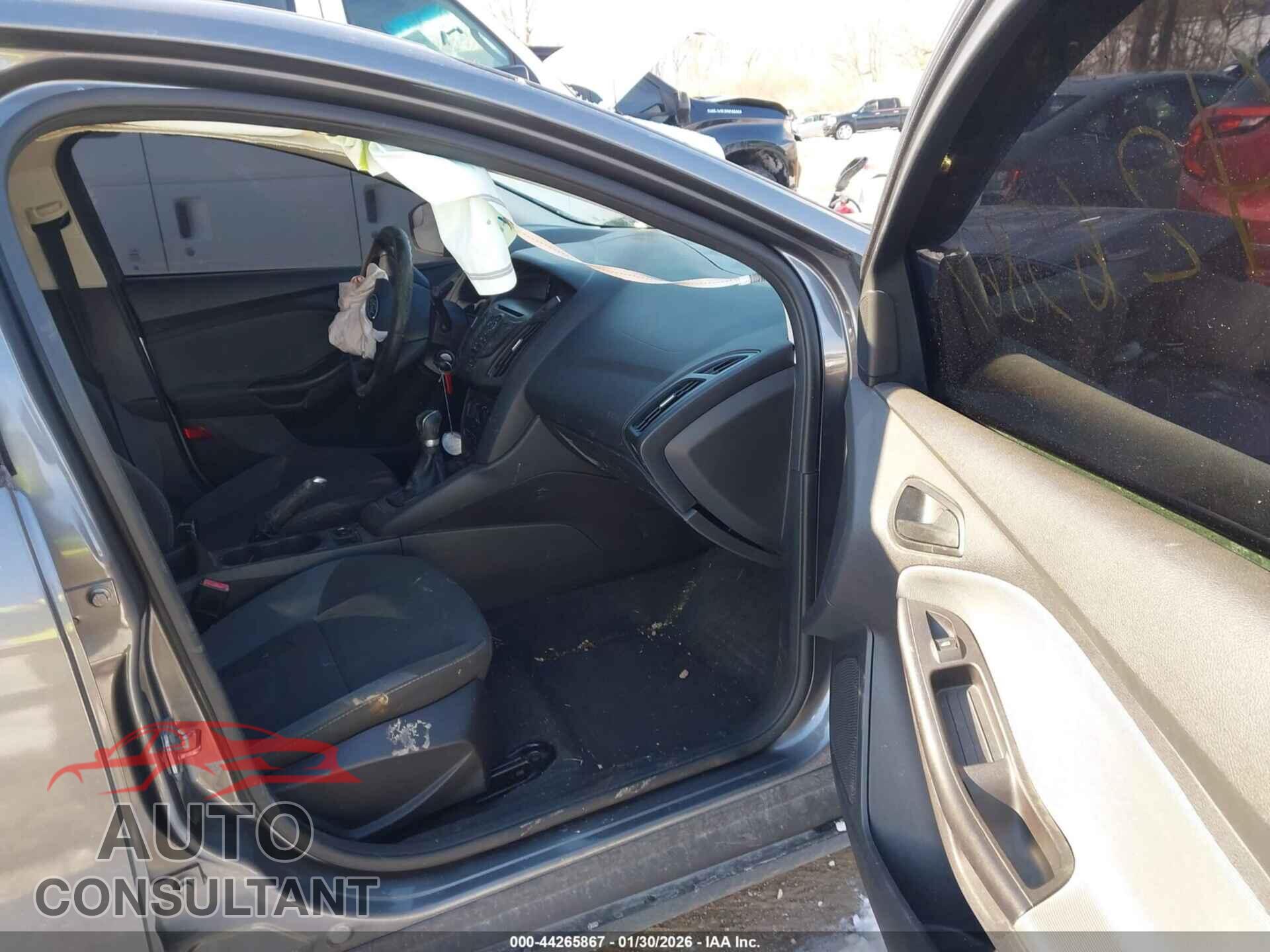 FORD FOCUS 2013 - 1FADP3E28DL144060