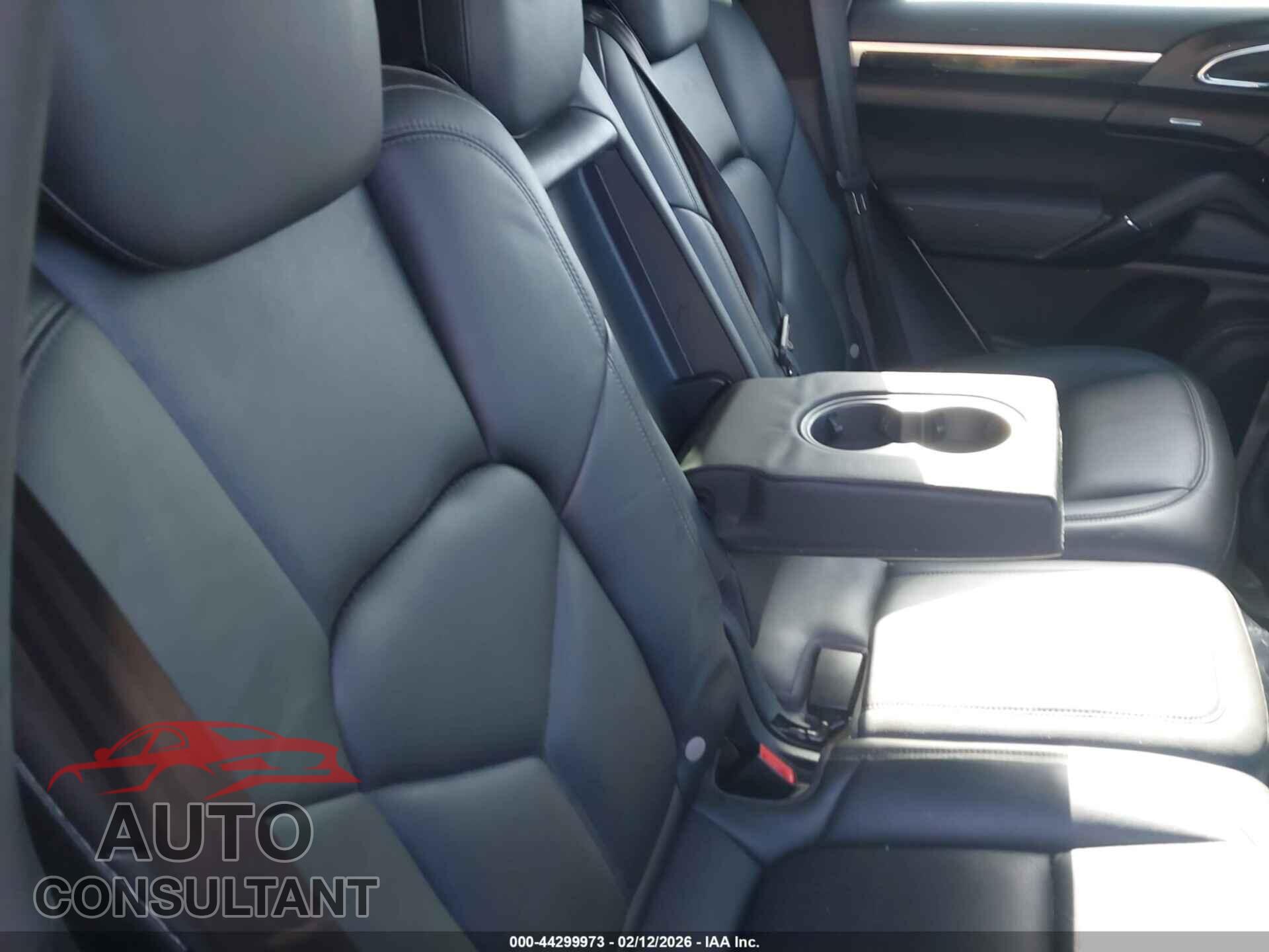 PORSCHE CAYENNE 2016 - WP1AA2A26GLA08057