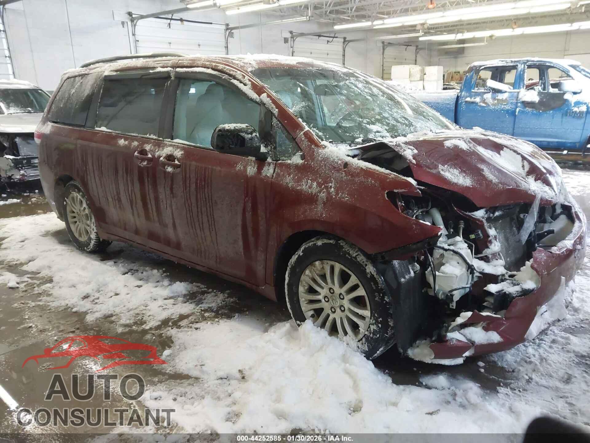TOYOTA SIENNA 2013 - 5TDYK3DC8DS367590
