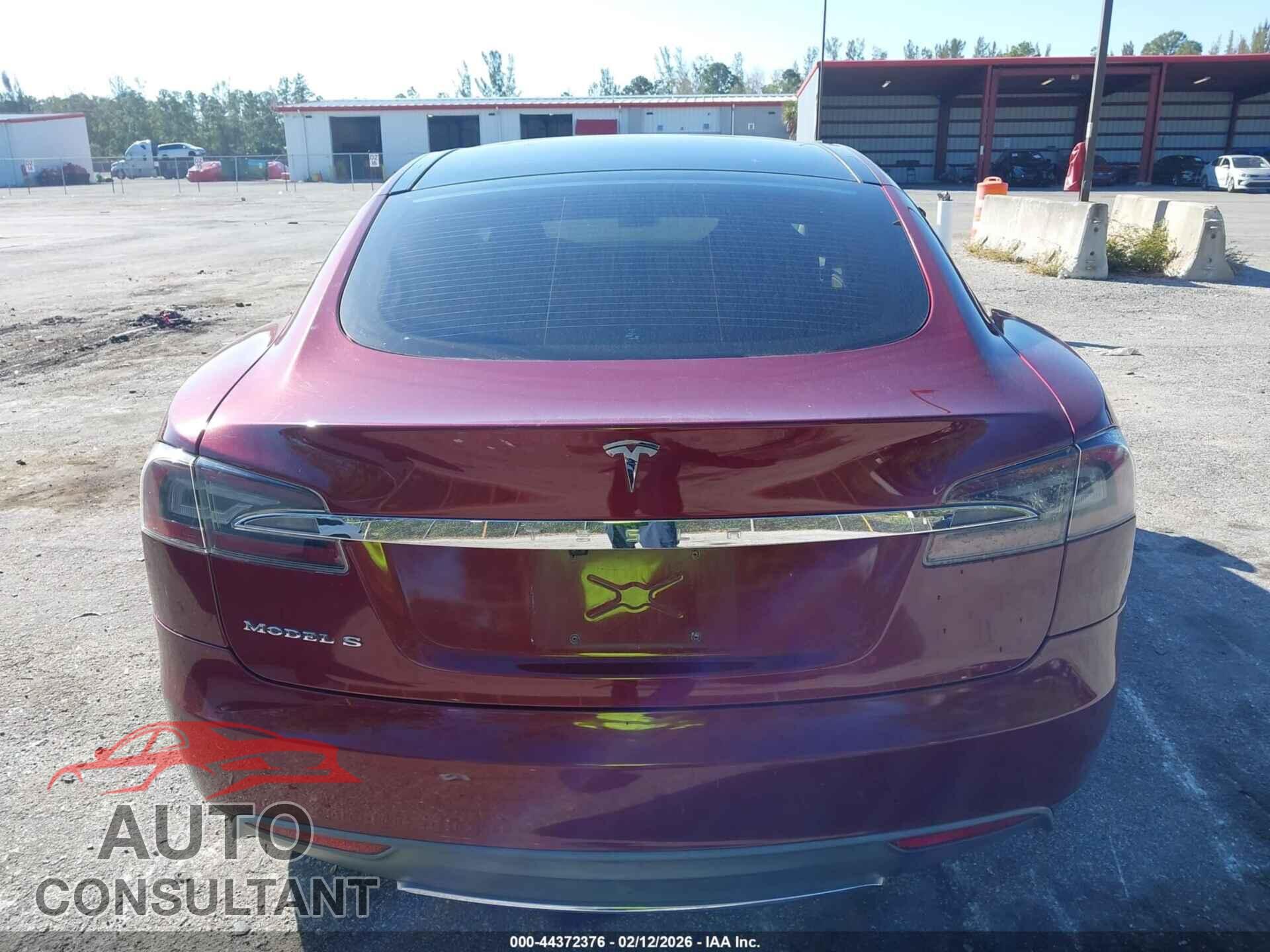 TESLA MODEL S 2012 - 5YJSA1DN4CFP01583