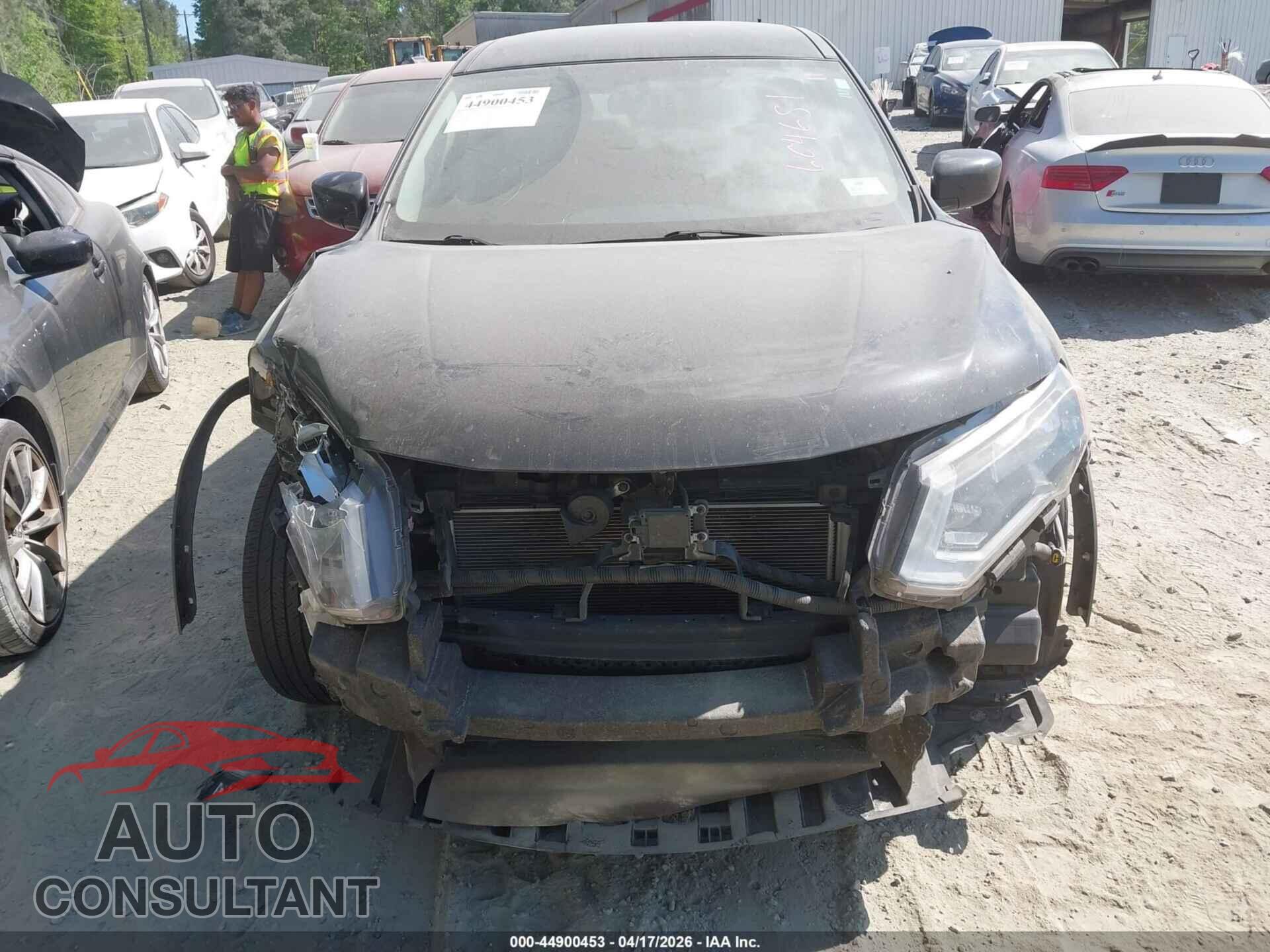 NISSAN ROGUE 2018 - KNMAT2MV3JP604681