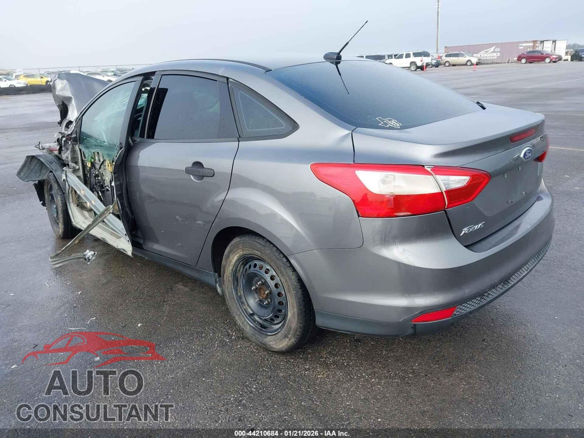 FORD FOCUS 2013 - 1FADP3E27DL271446